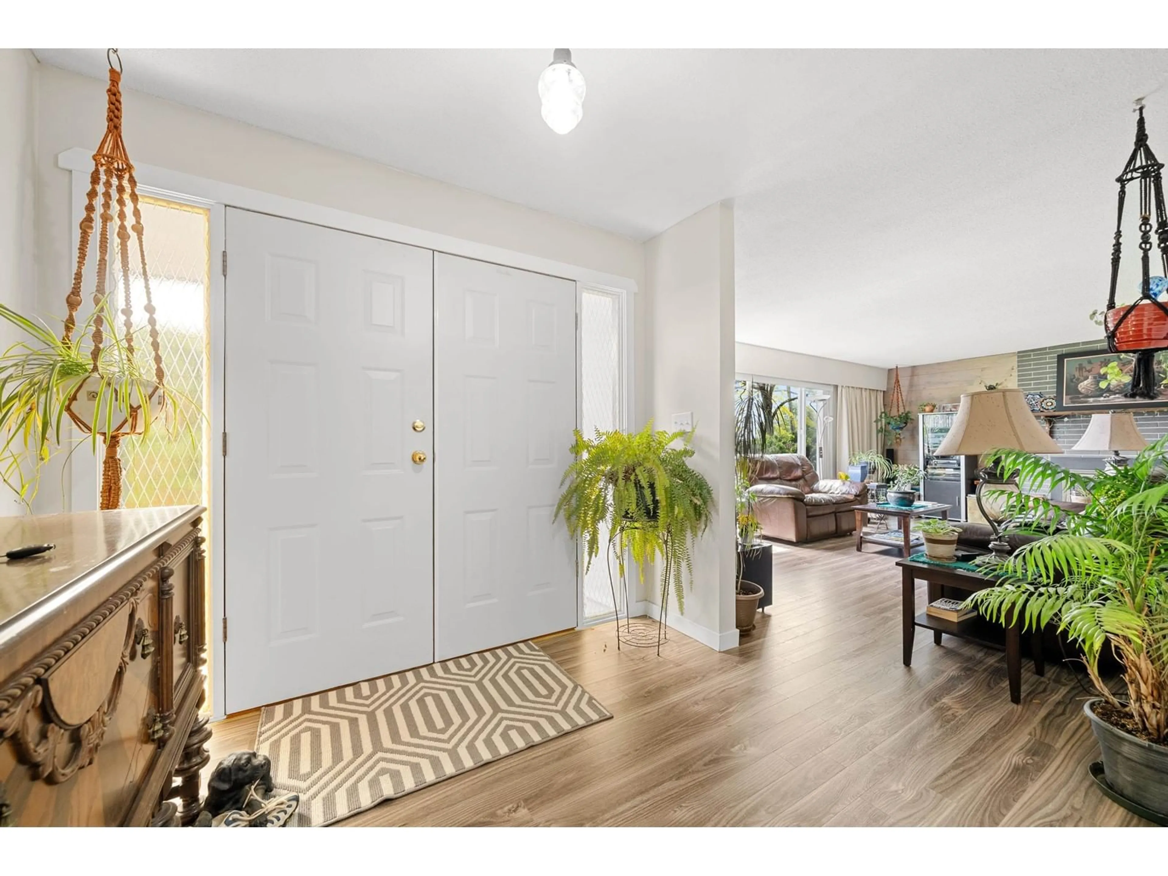 Indoor entryway for 48125 YALE ROAD, Chilliwack British Columbia V4Z0A8