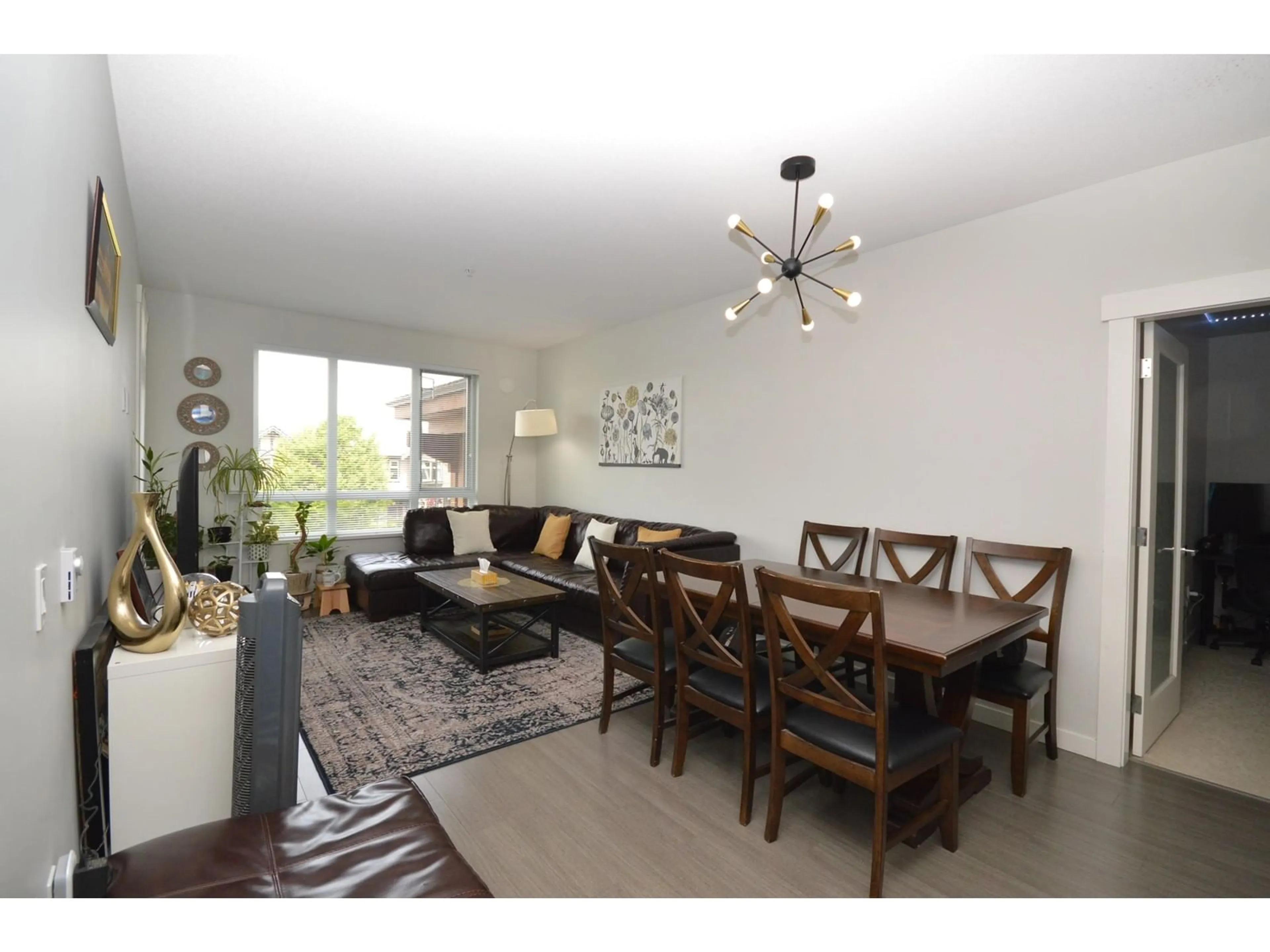 Dining room, wood/laminate floor for 219 - 31158 WESTRIDGE, Abbotsford British Columbia V2T0K5