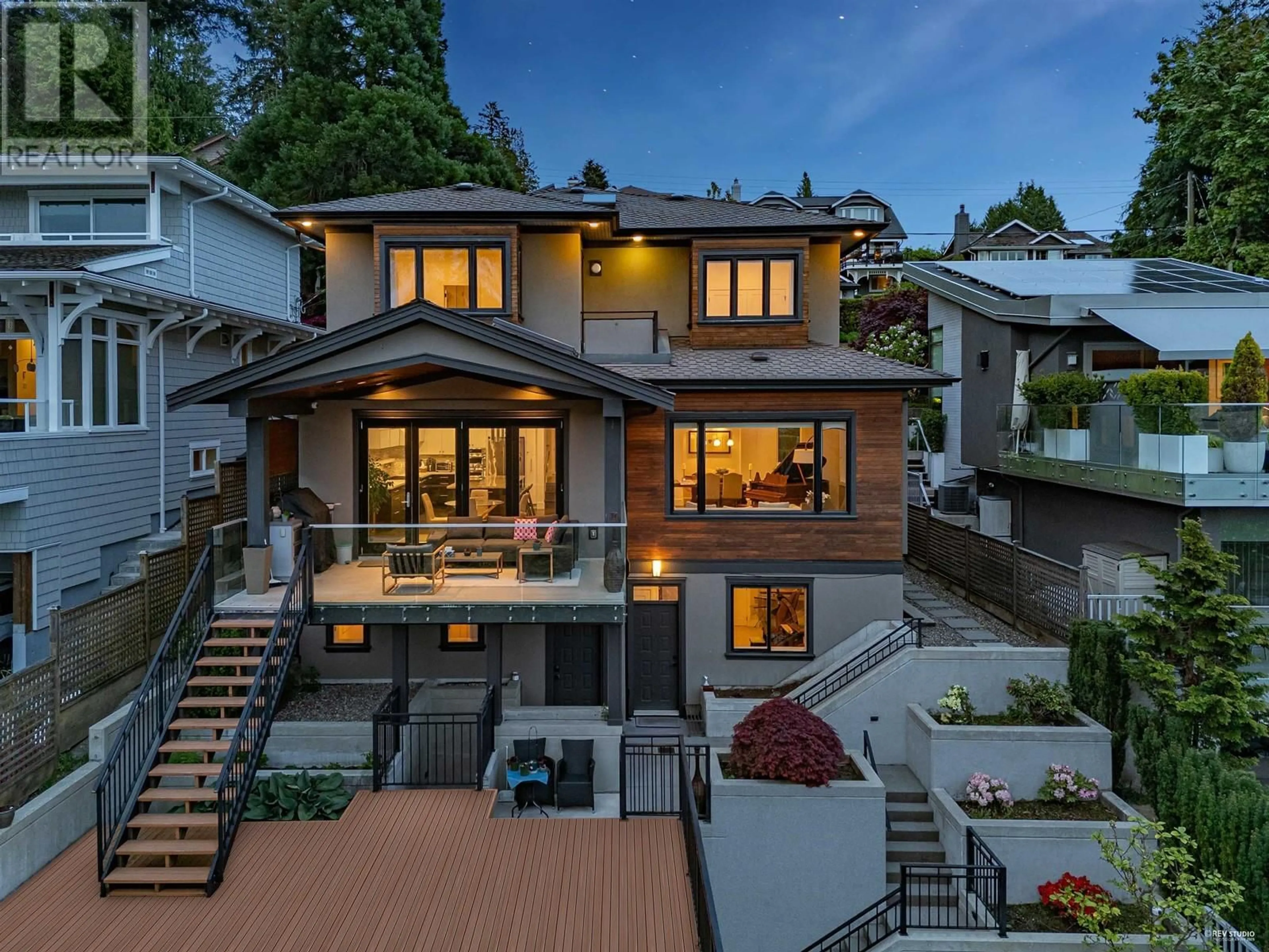 Home with brick exterior material, mountain view for 4061 ST. PAULS AVENUE, North Vancouver British Columbia V7N1T4
