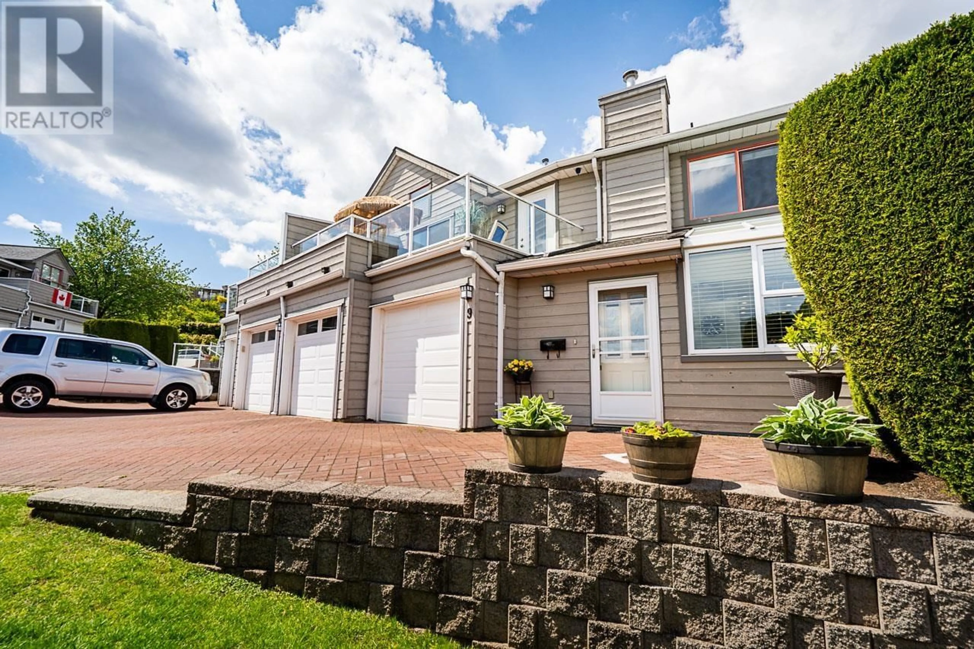 Home with brick exterior material, street for 9 - 323 GOVERNORS COURT, New Westminster British Columbia V3L5S6