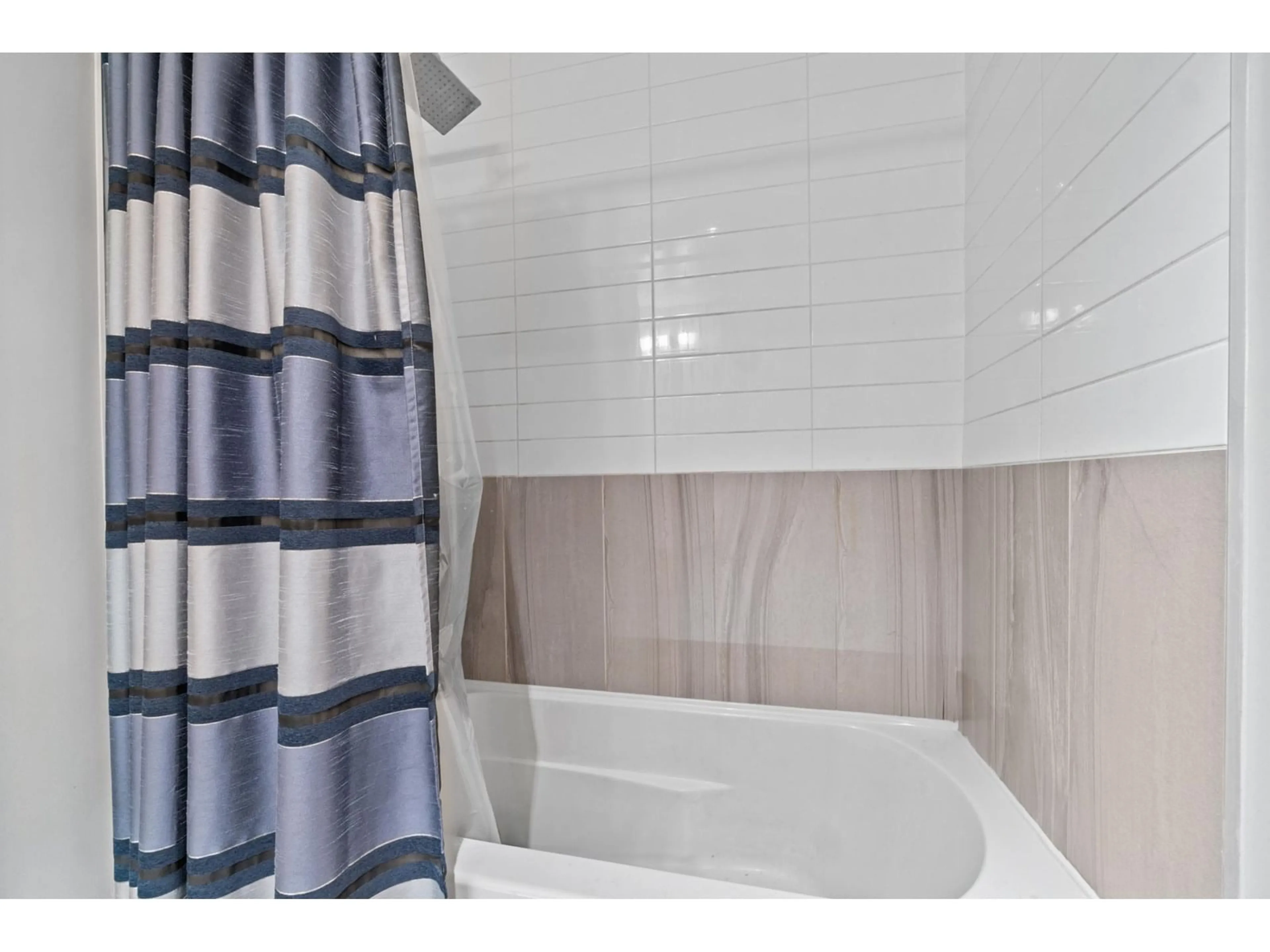 Standard bathroom, ceramic/tile floor for E105 - 20211 66, Langley British Columbia V2Y0L4