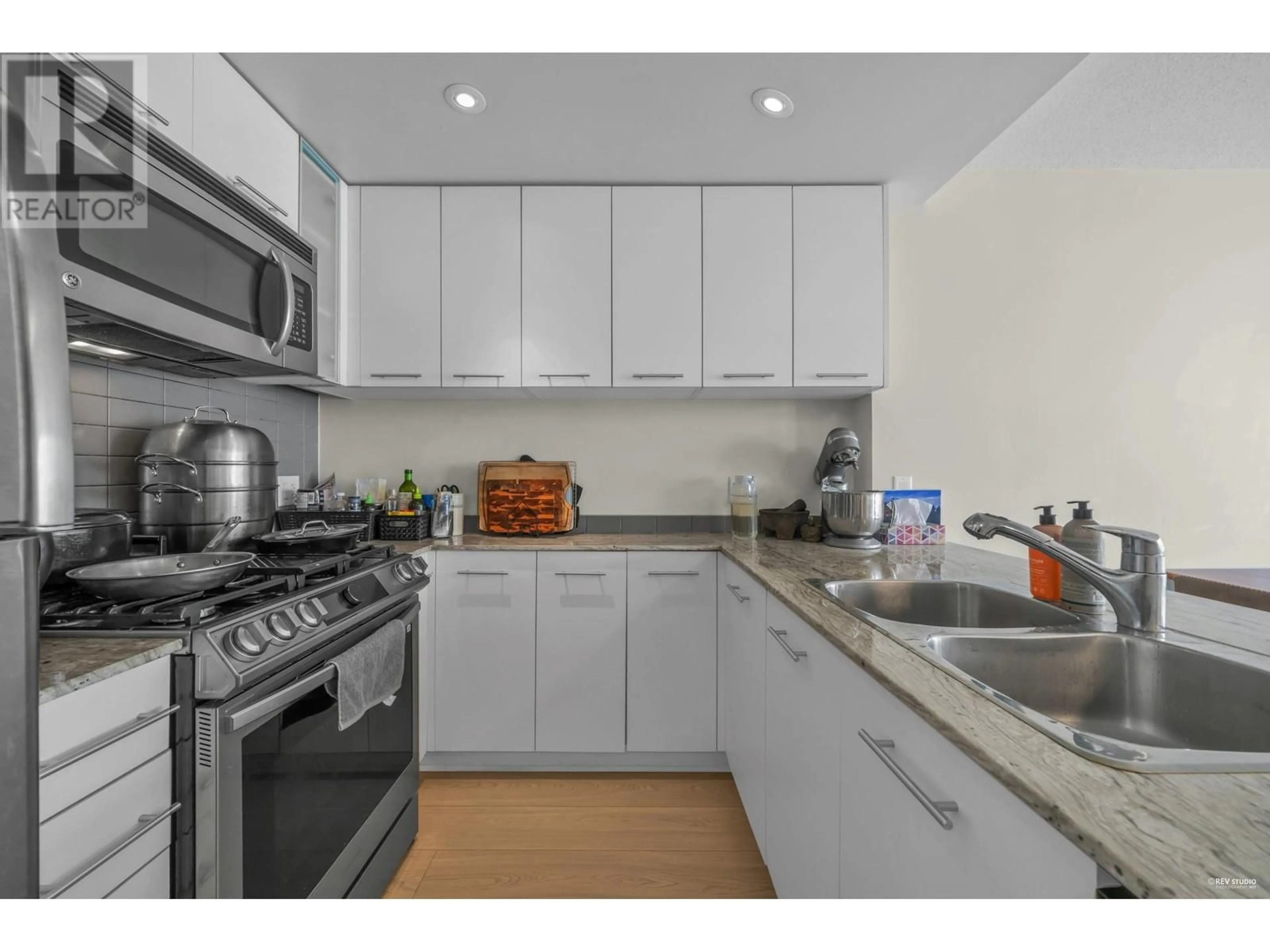 Standard kitchen, unknown for 1202 - 3111 CORVETTE WAY, Richmond British Columbia V6X4K3