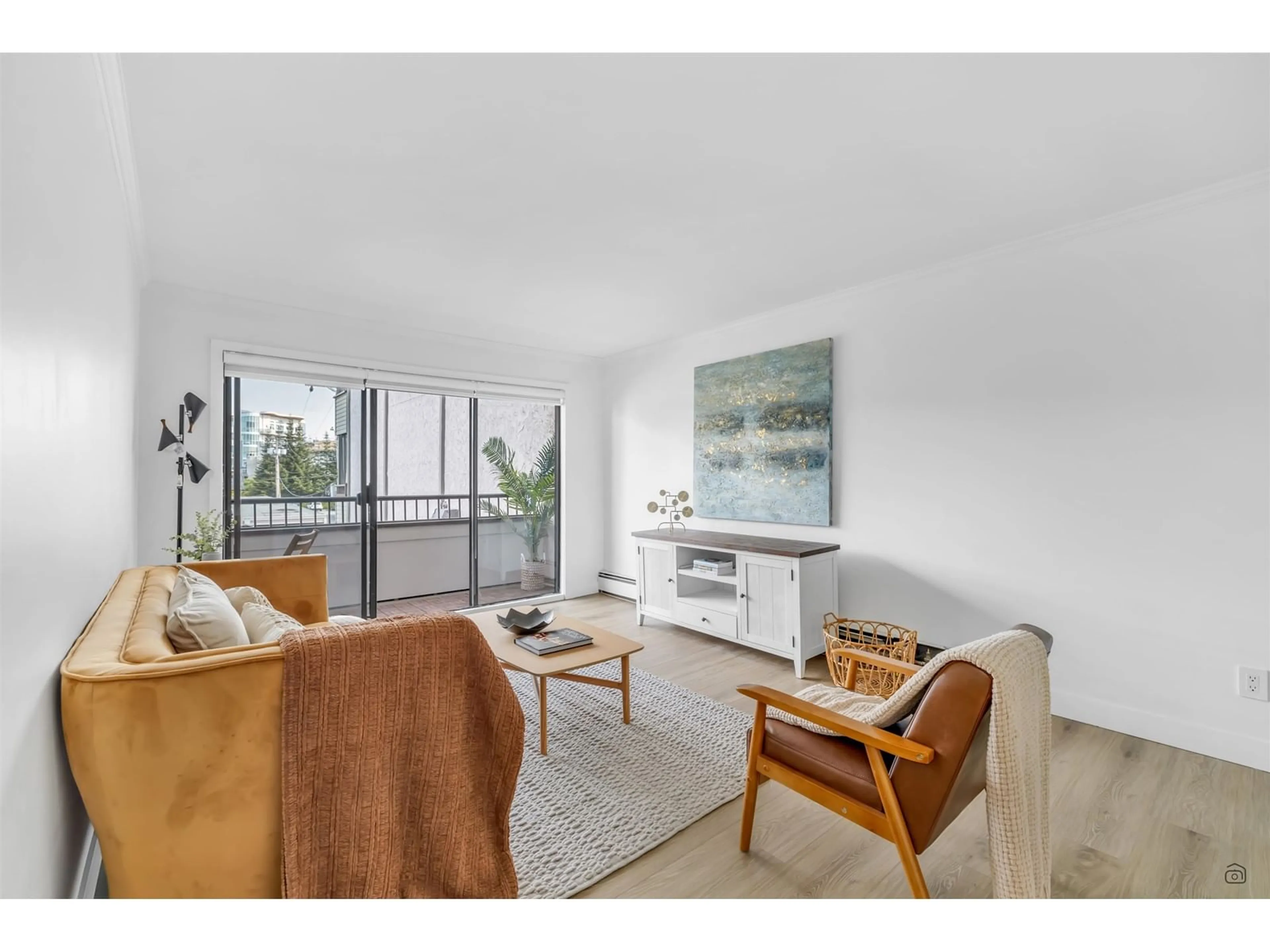 Living room with furniture, unknown for 208 - 20420 54, Langley British Columbia V3A6N6