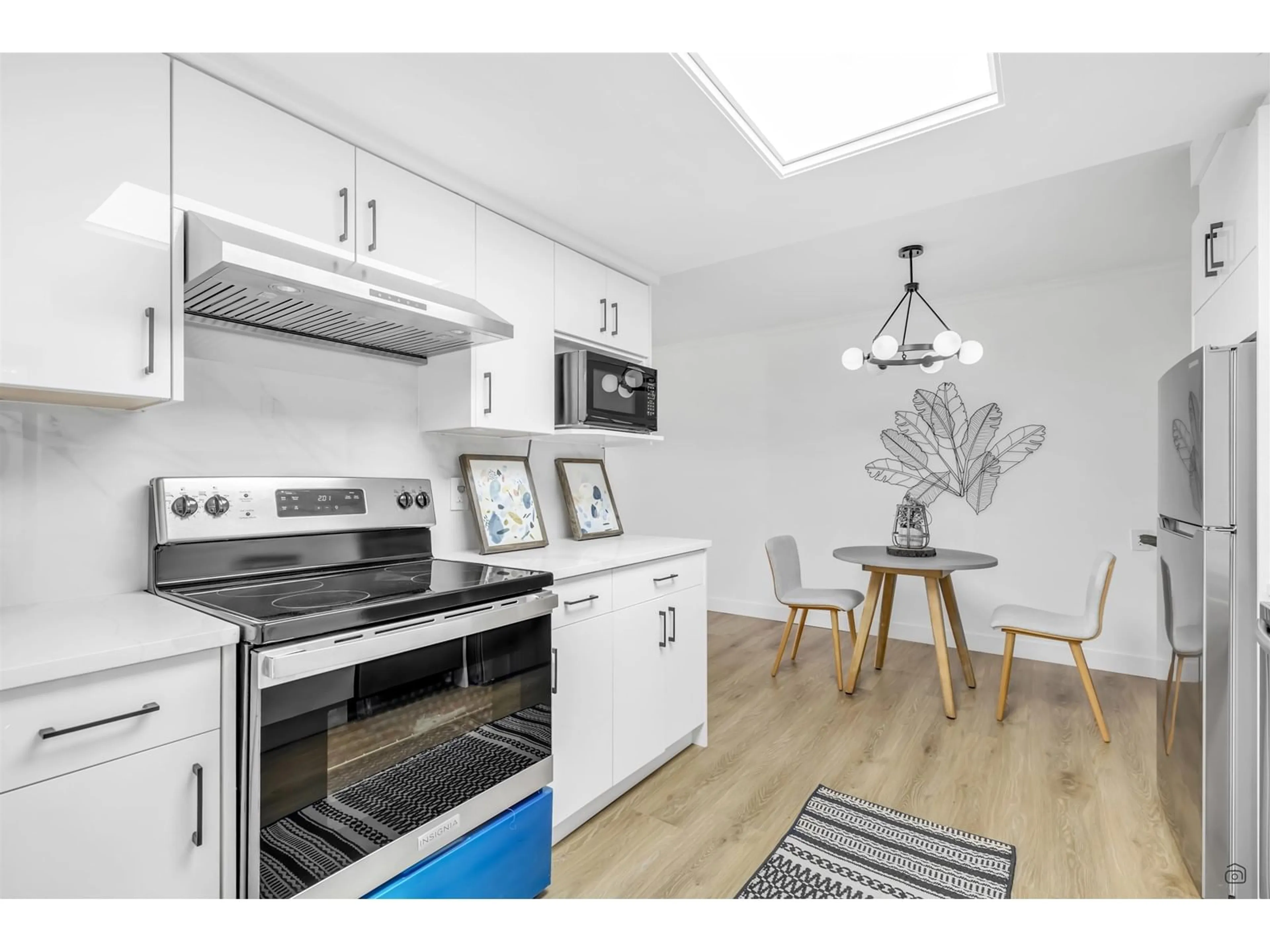 Open concept kitchen, unknown for 208 - 20420 54, Langley British Columbia V3A6N6