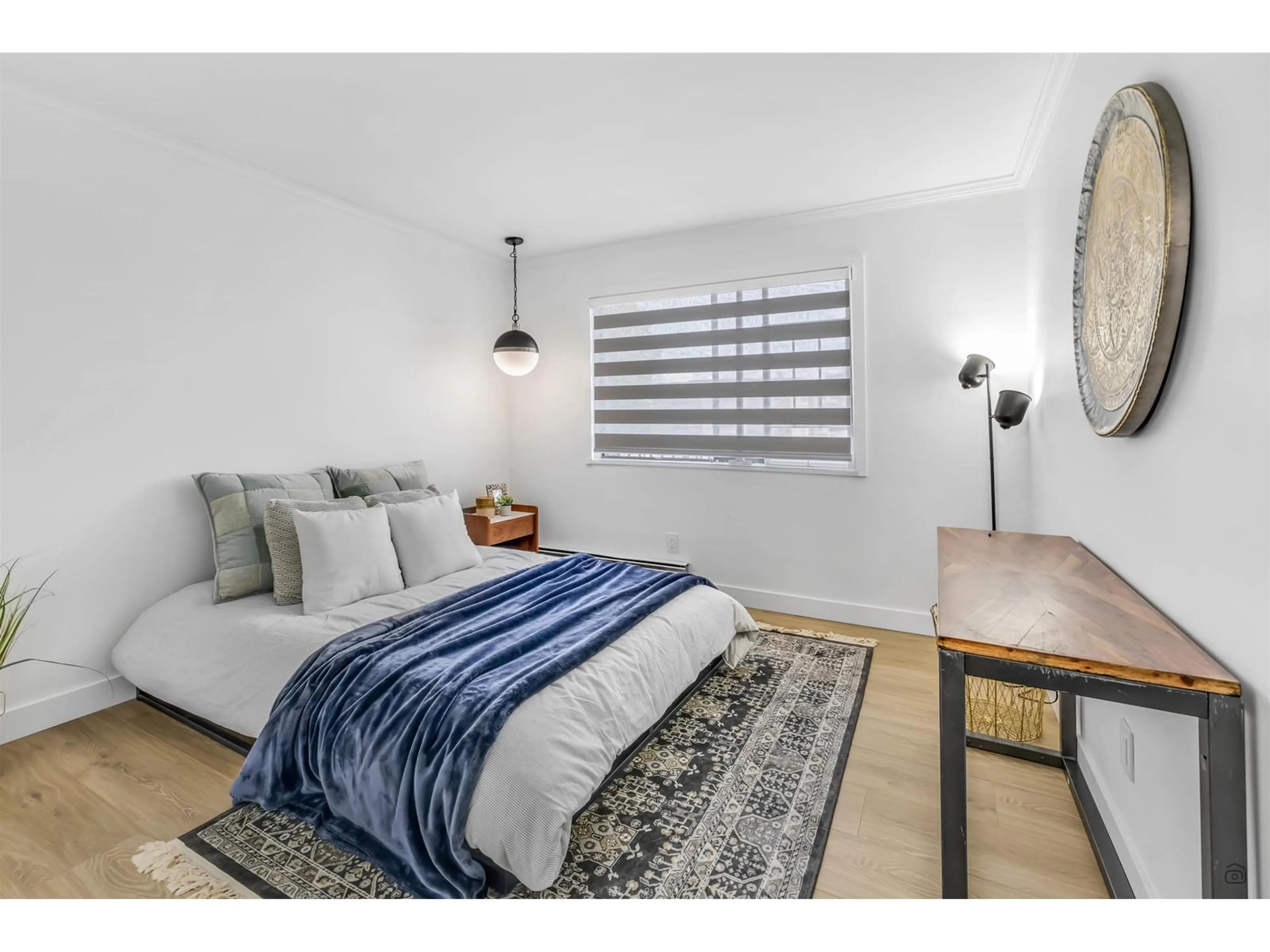 Bedroom with bed, wood/laminate floor for 208 - 20420 54, Langley British Columbia V3A6N6