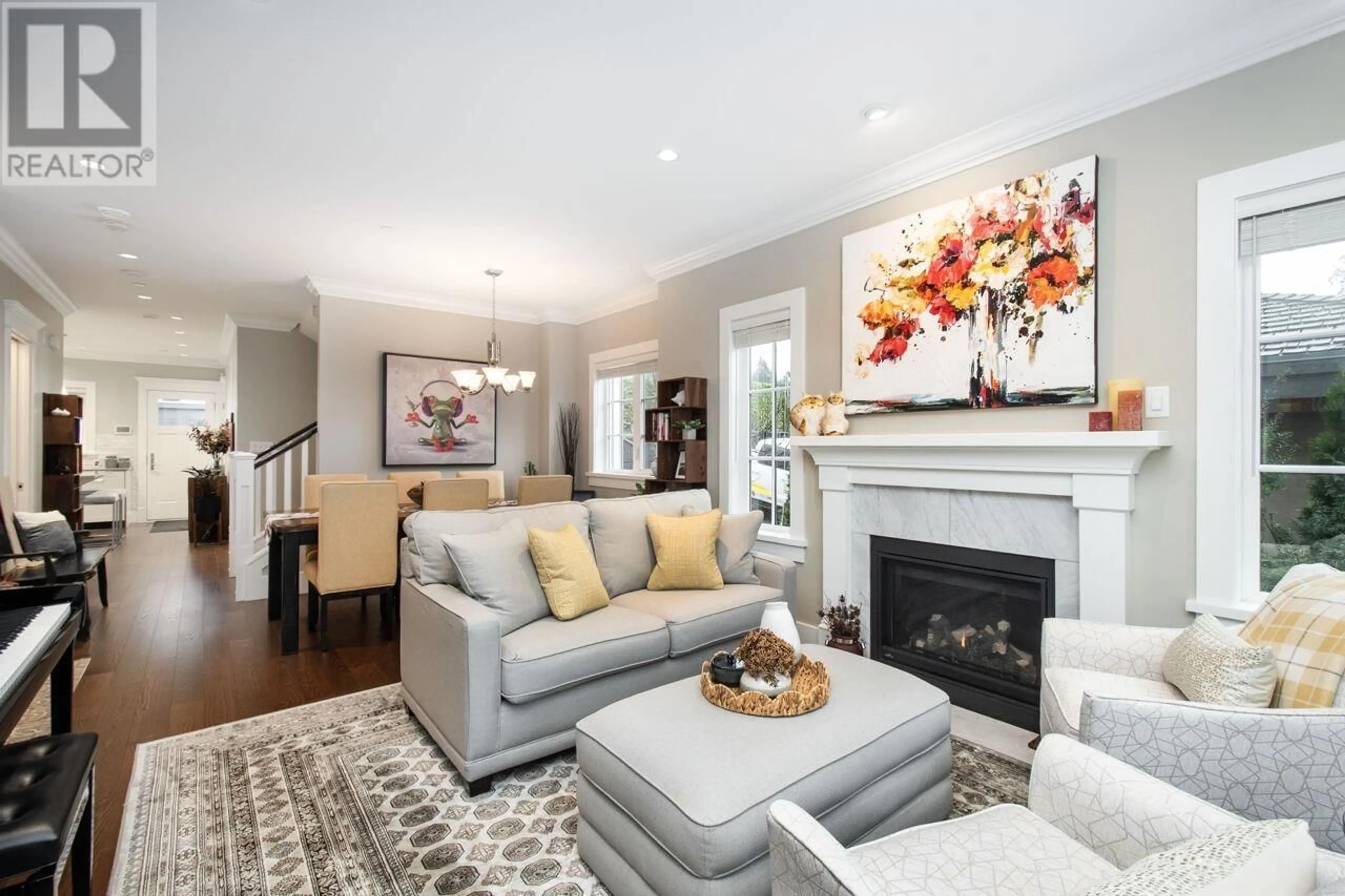 Living room with furniture, unknown for 1421 GORDON AVENUE, West Vancouver British Columbia V7T1R5