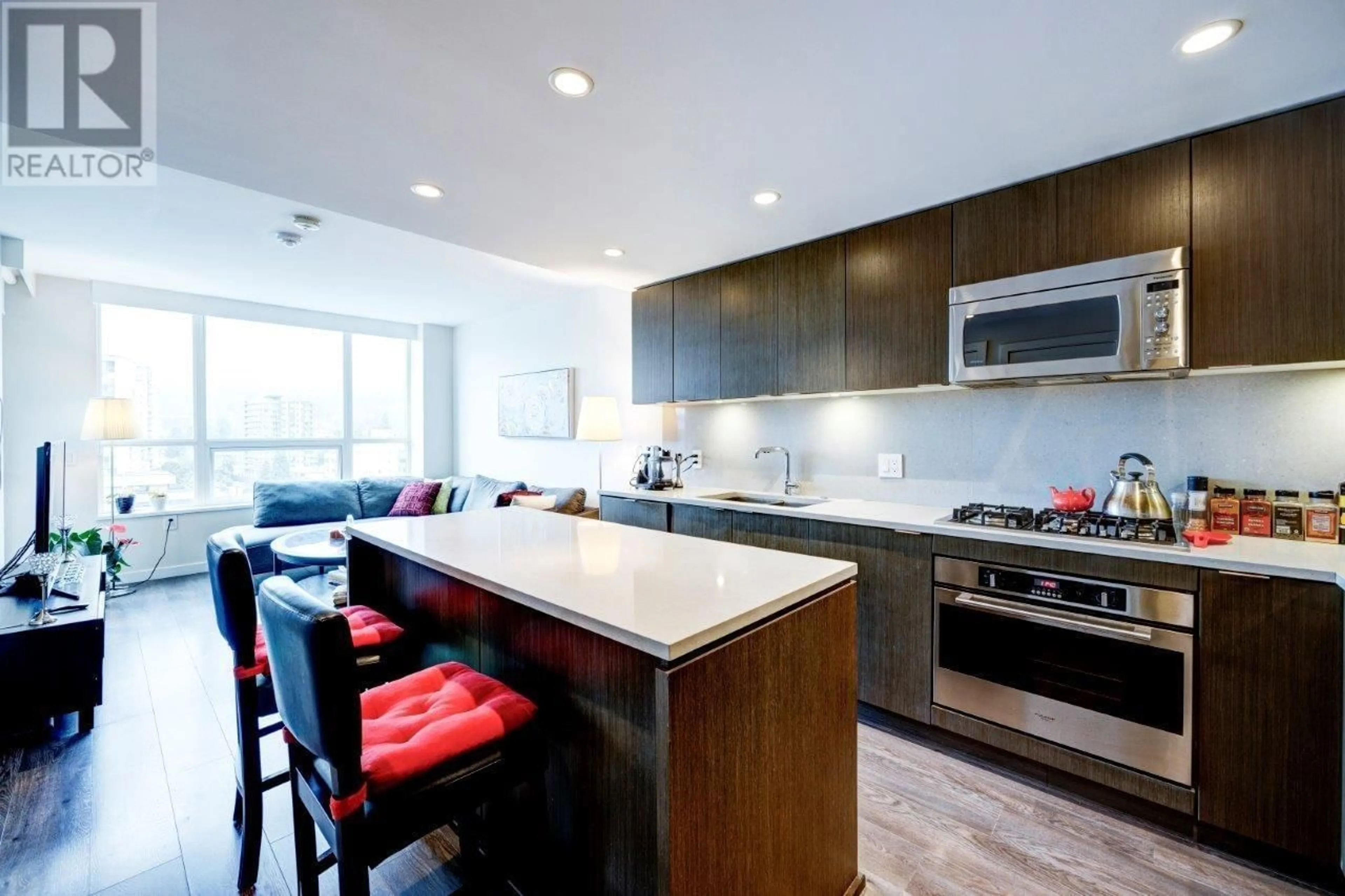 Open concept kitchen, unknown for 908 - 125 14TH STREET, North Vancouver British Columbia V7L0E6