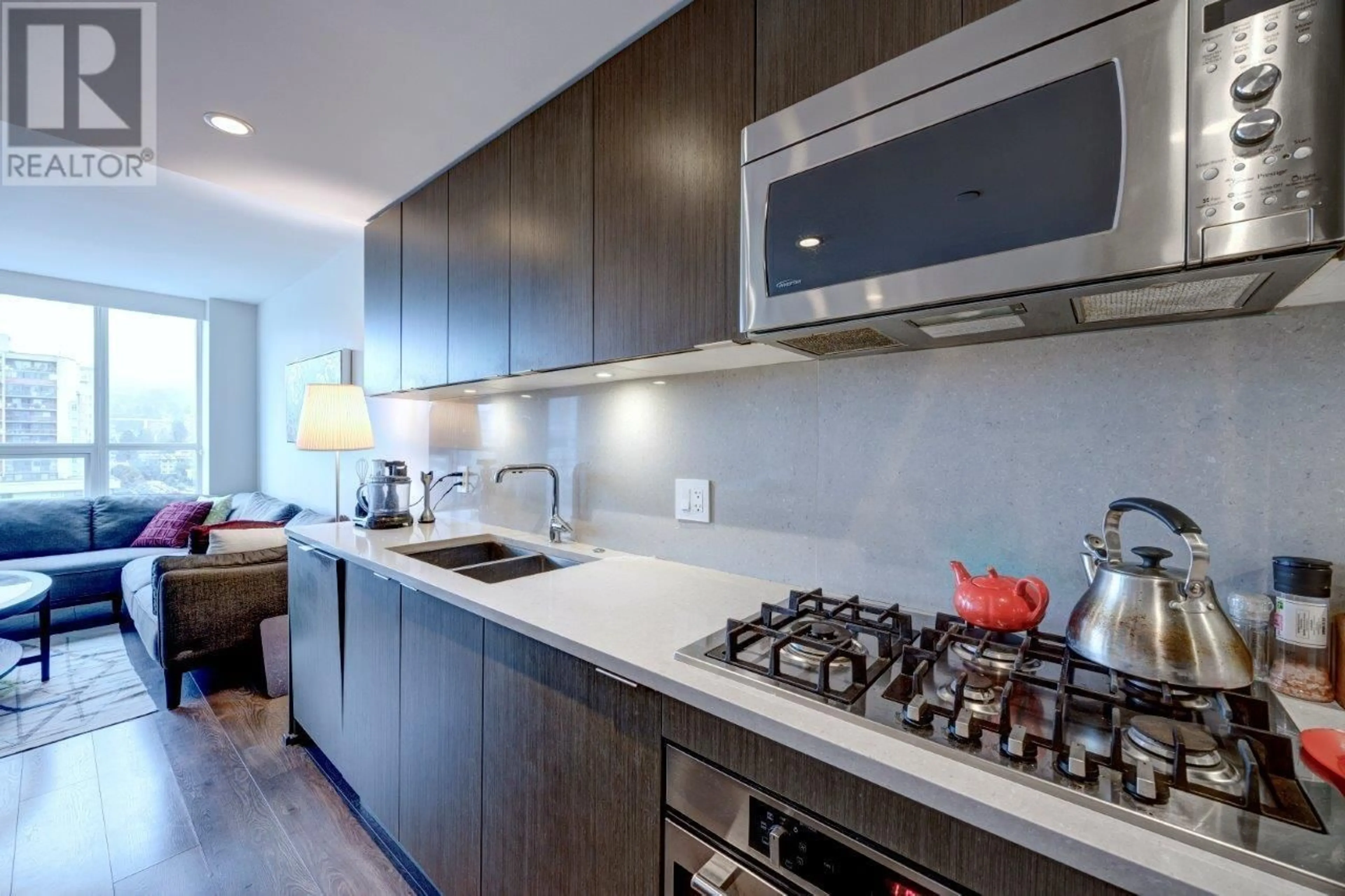Standard kitchen, unknown for 908 - 125 14TH STREET, North Vancouver British Columbia V7L0E6