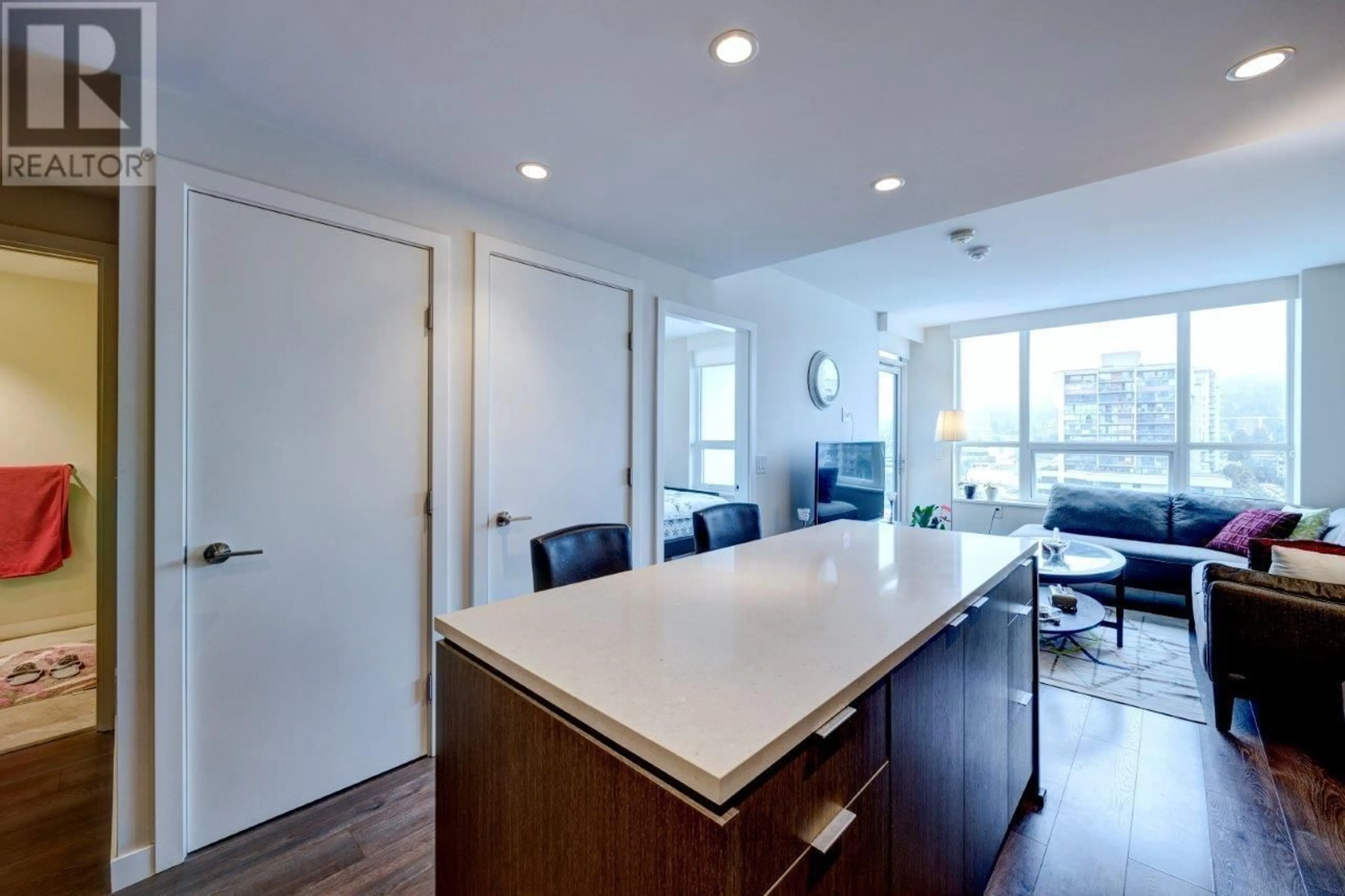 Open concept kitchen, unknown for 908 - 125 14TH STREET, North Vancouver British Columbia V7L0E6