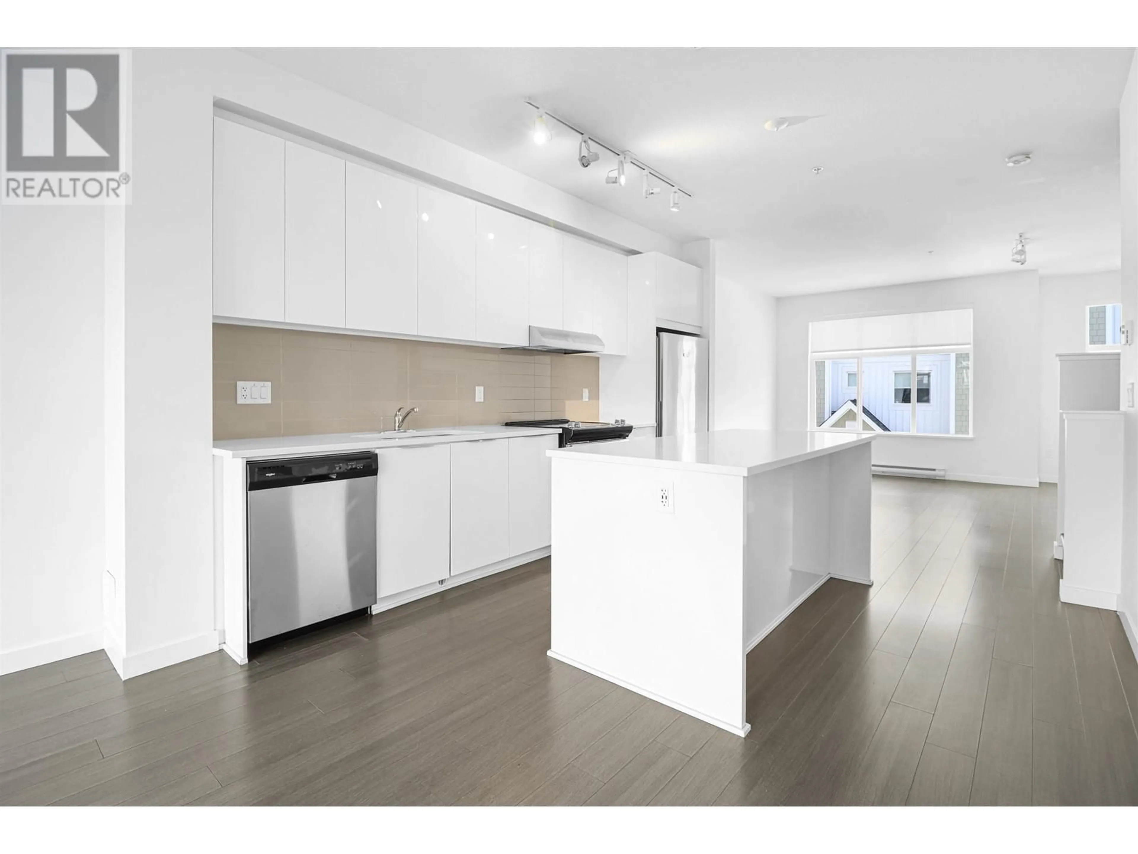 Standard kitchen, unknown for 1034 - 11280 PAZARENA PLACE, Maple Ridge British Columbia V2X9H8