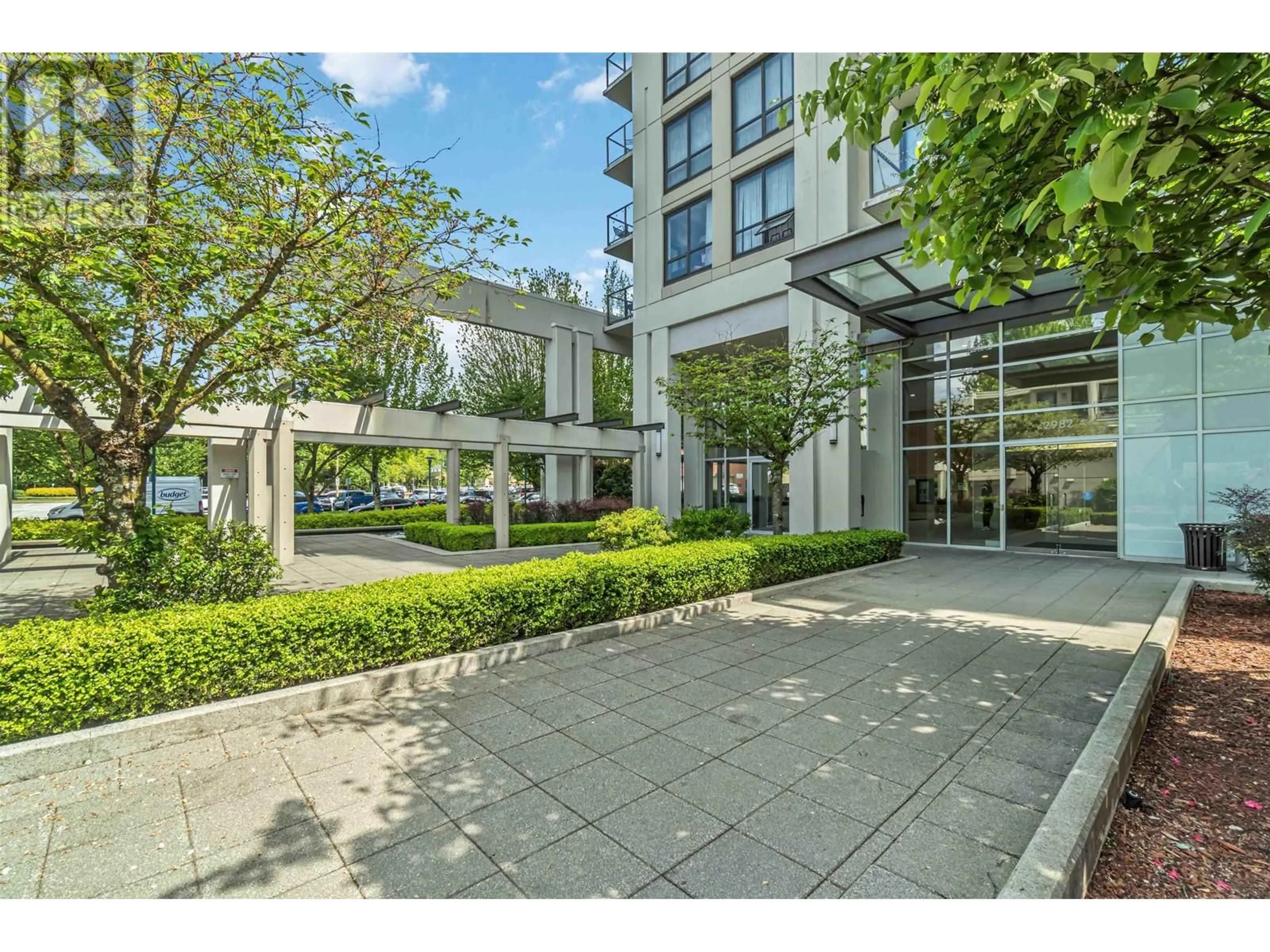Indoor foyer for 1203 - 2982 BURLINGTON DRIVE, Coquitlam British Columbia V3B0B3