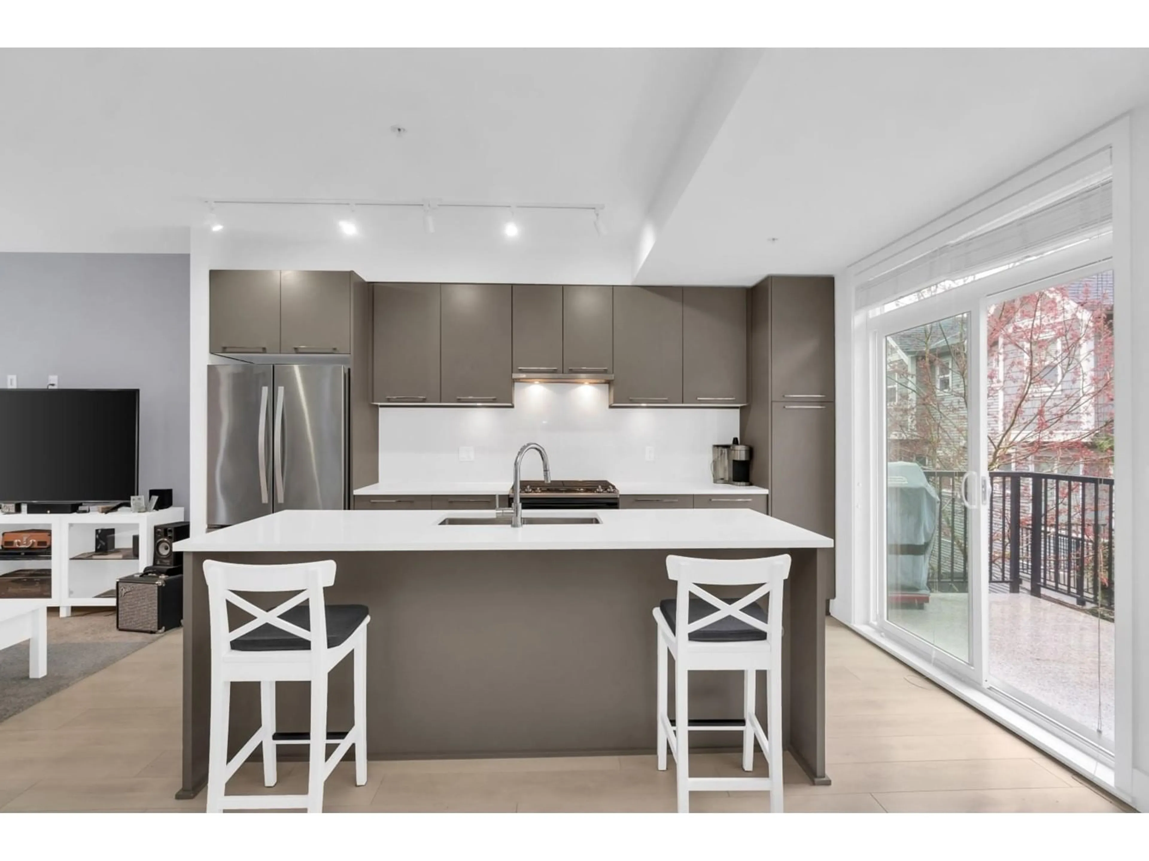 Open concept kitchen, ceramic/tile floor for 63 - 8217 204B, Langley British Columbia V2Y0V6