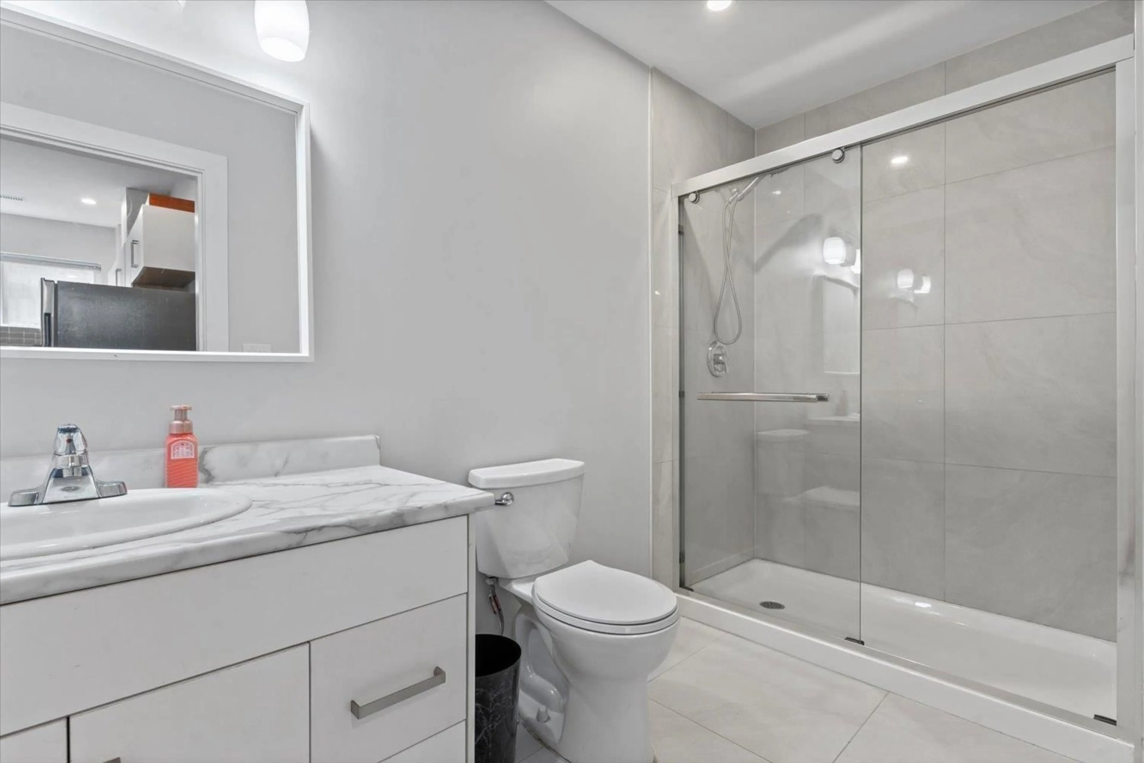 Standard bathroom, ceramic/tile floor for 5862 JINKERSON ROAD, Chilliwack British Columbia V2R0C8