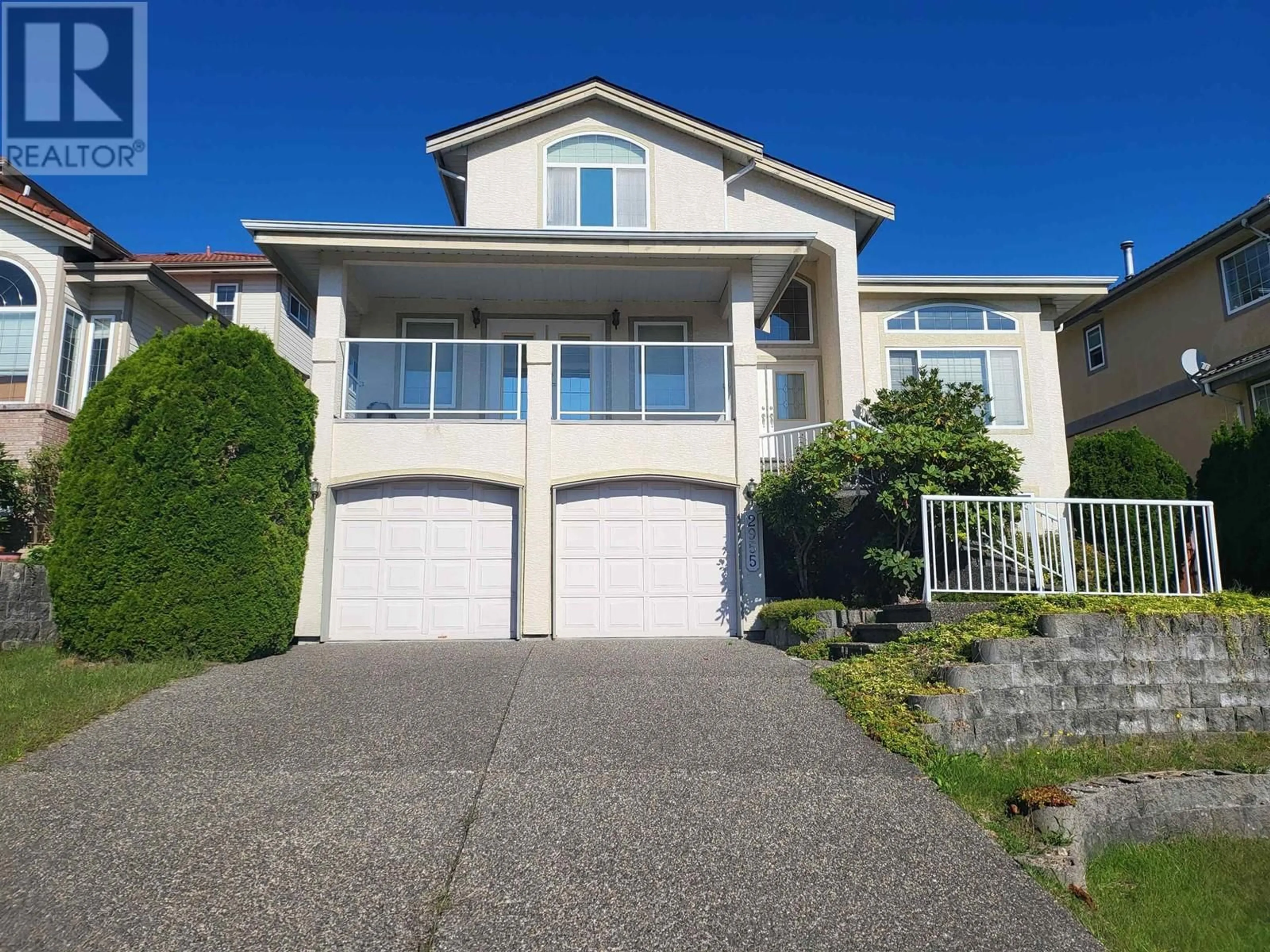 Home with vinyl exterior material, street for 2955 BLACKBEAR COURT, Coquitlam British Columbia V3E3A2