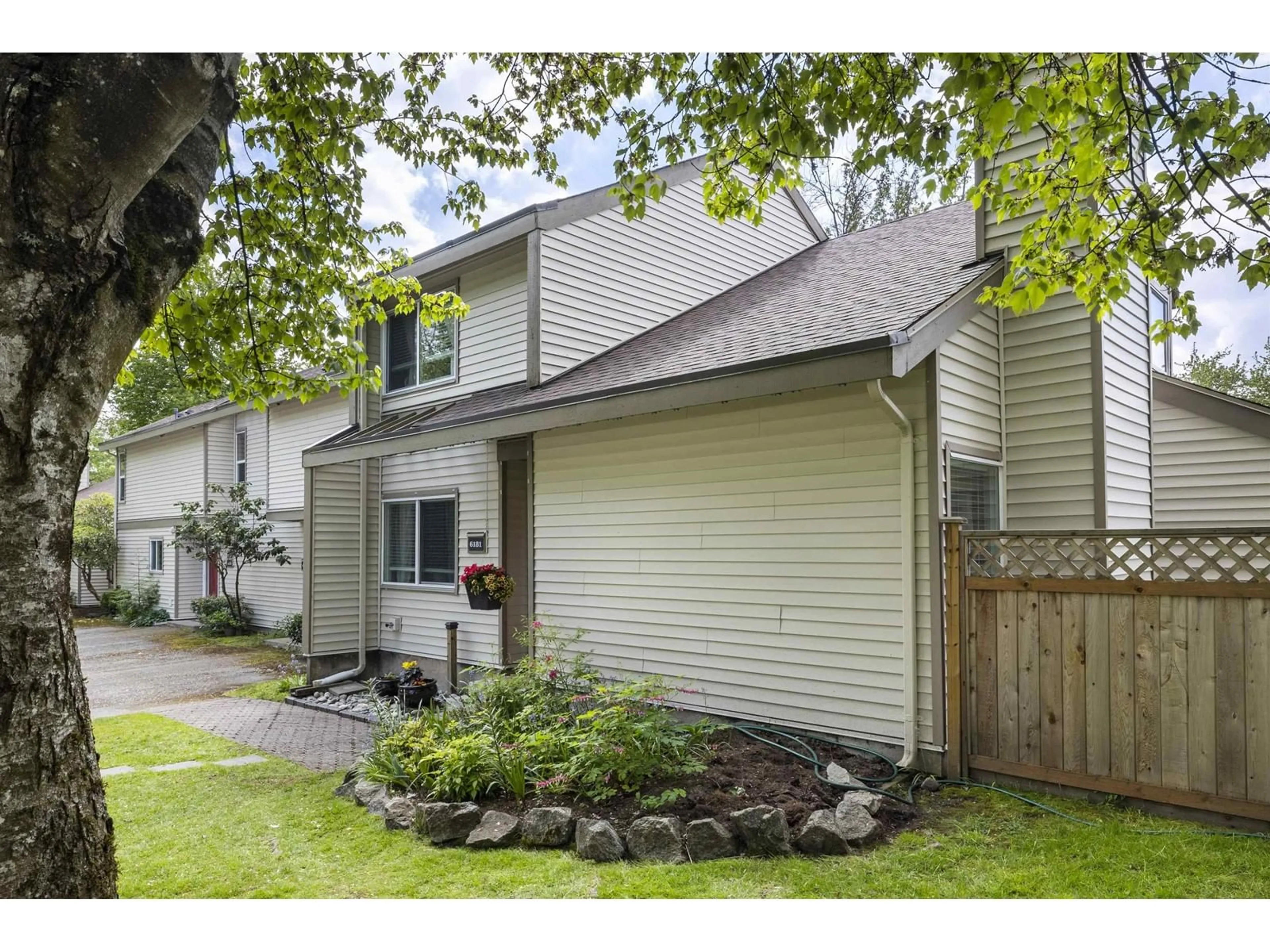 Unknown for 6181 GREENSIDE WEST, Surrey British Columbia V3S5M8