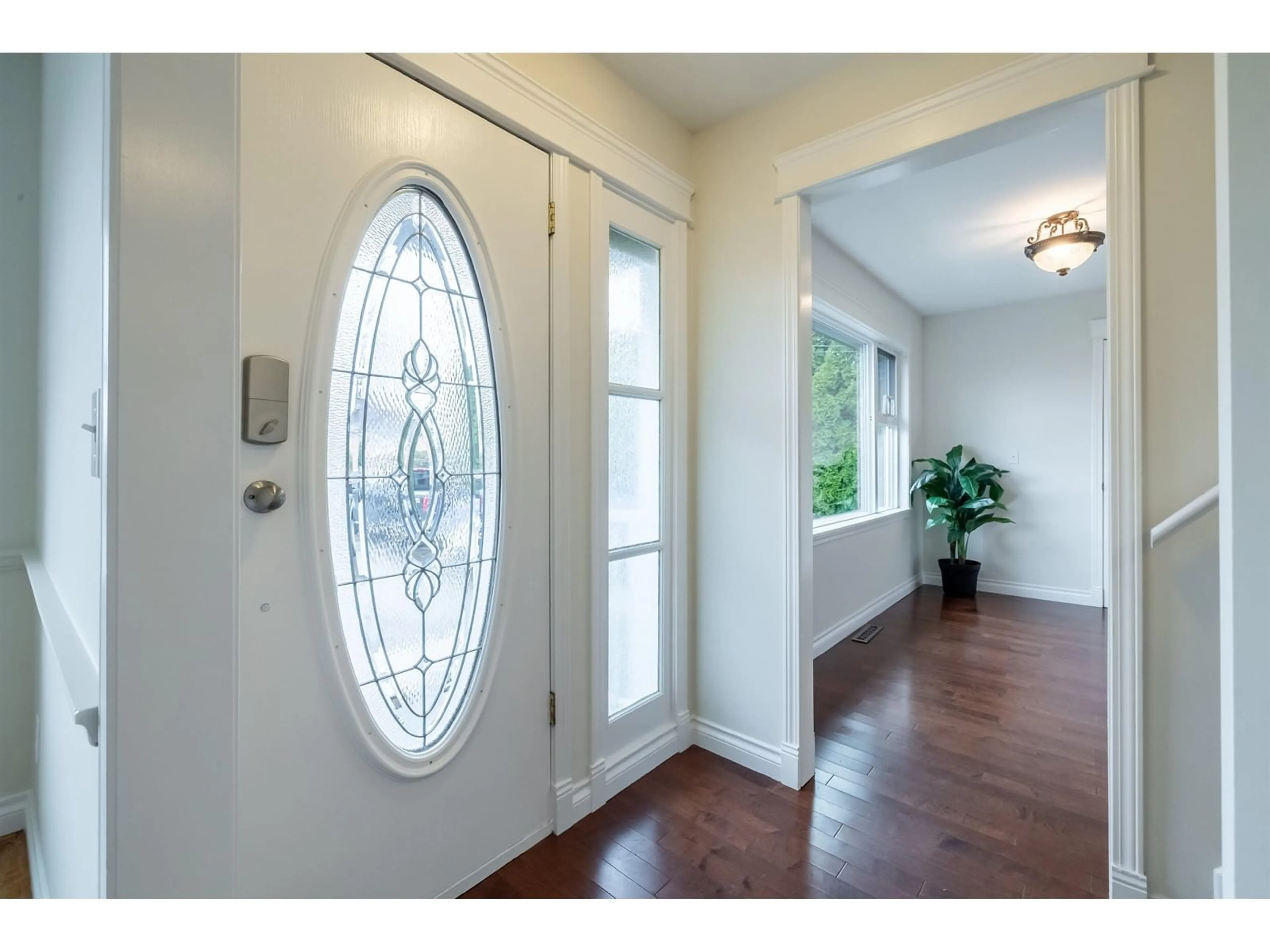 Indoor entryway for 33073 5, Mission British Columbia V2V1V6