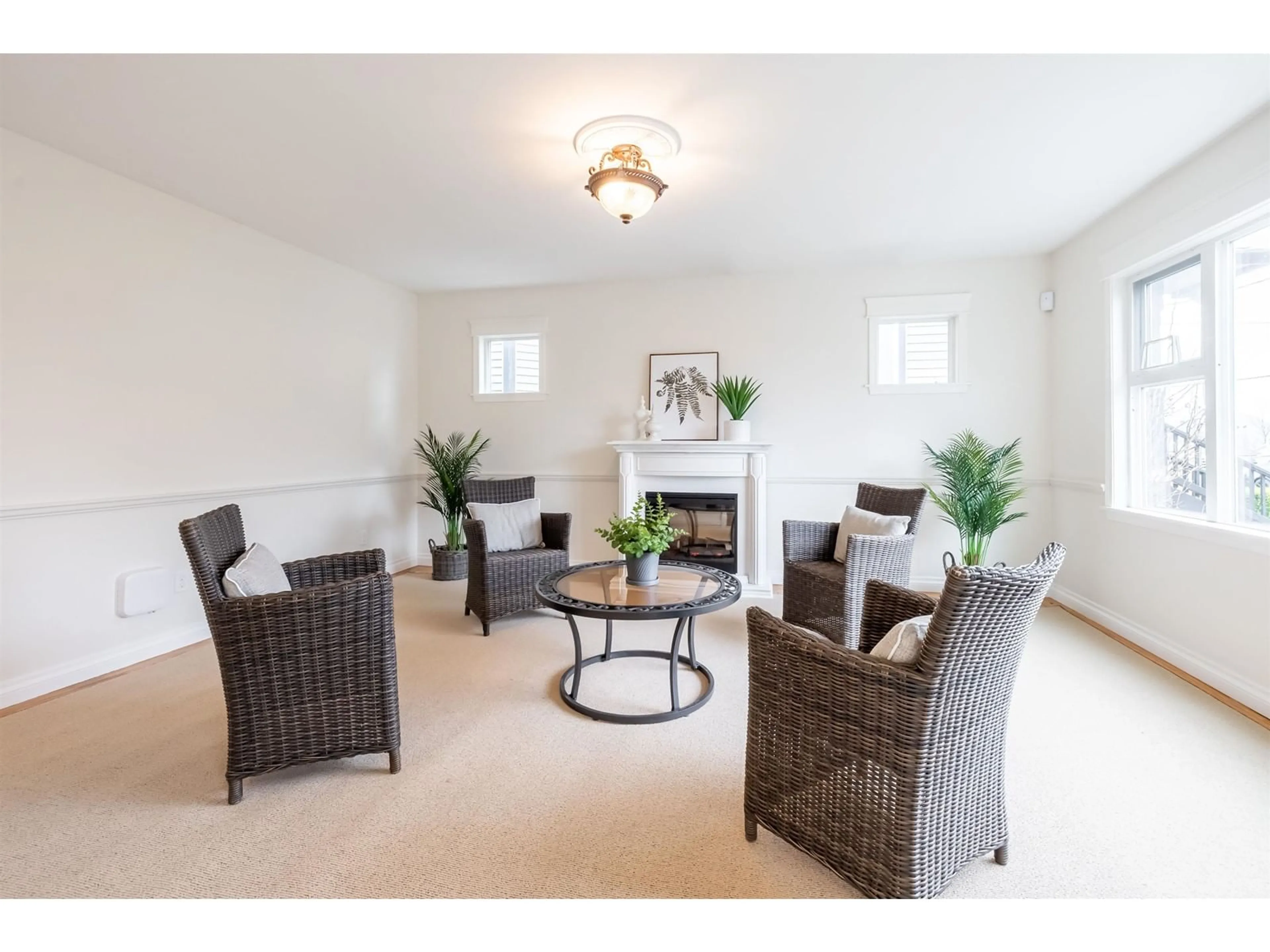 Living room with furniture, unknown for 33073 5, Mission British Columbia V2V1V6
