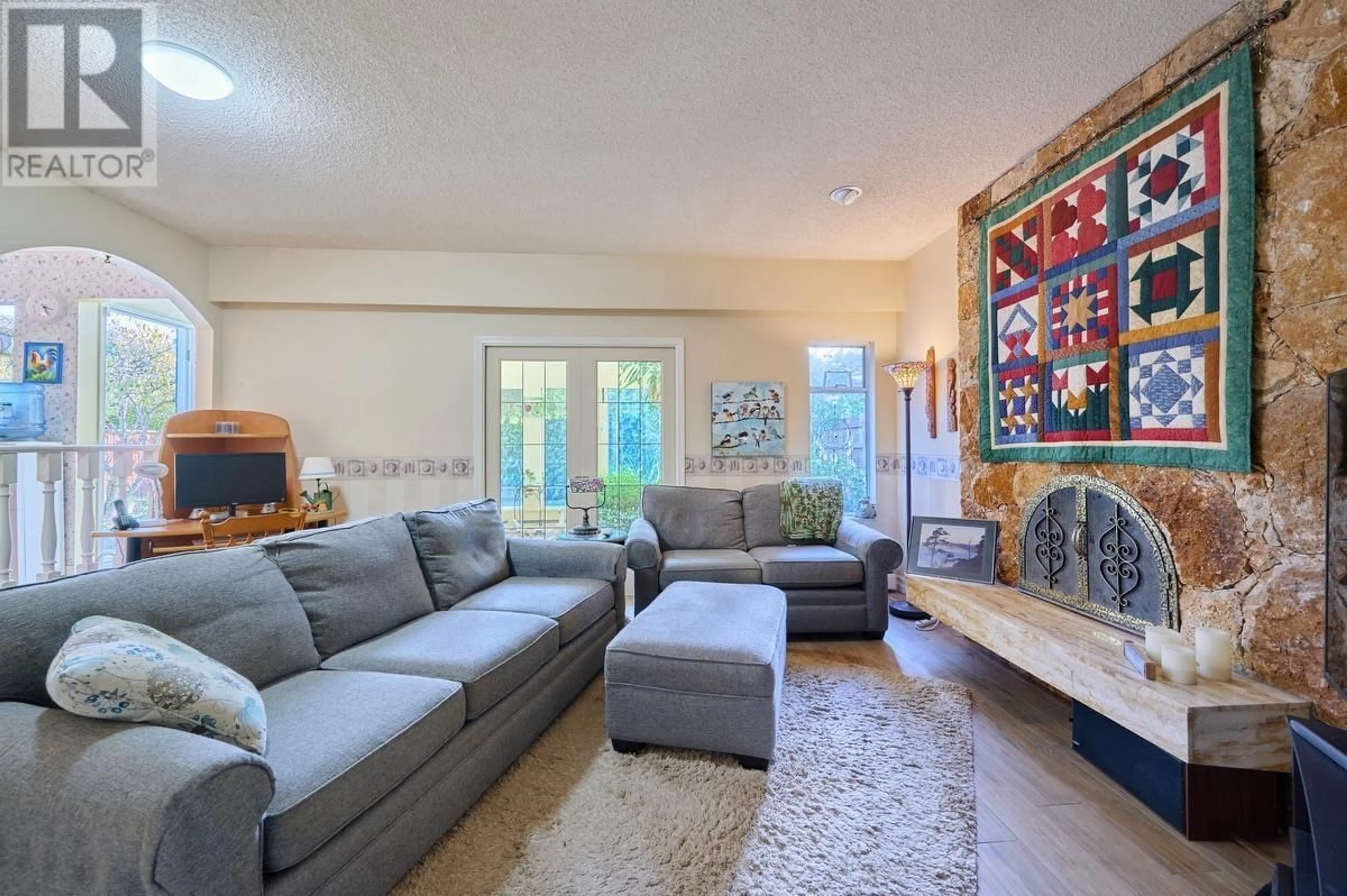 Living room with furniture, unknown for 4228 CRAIGFLOWER DRIVE, Richmond British Columbia V7C4W3