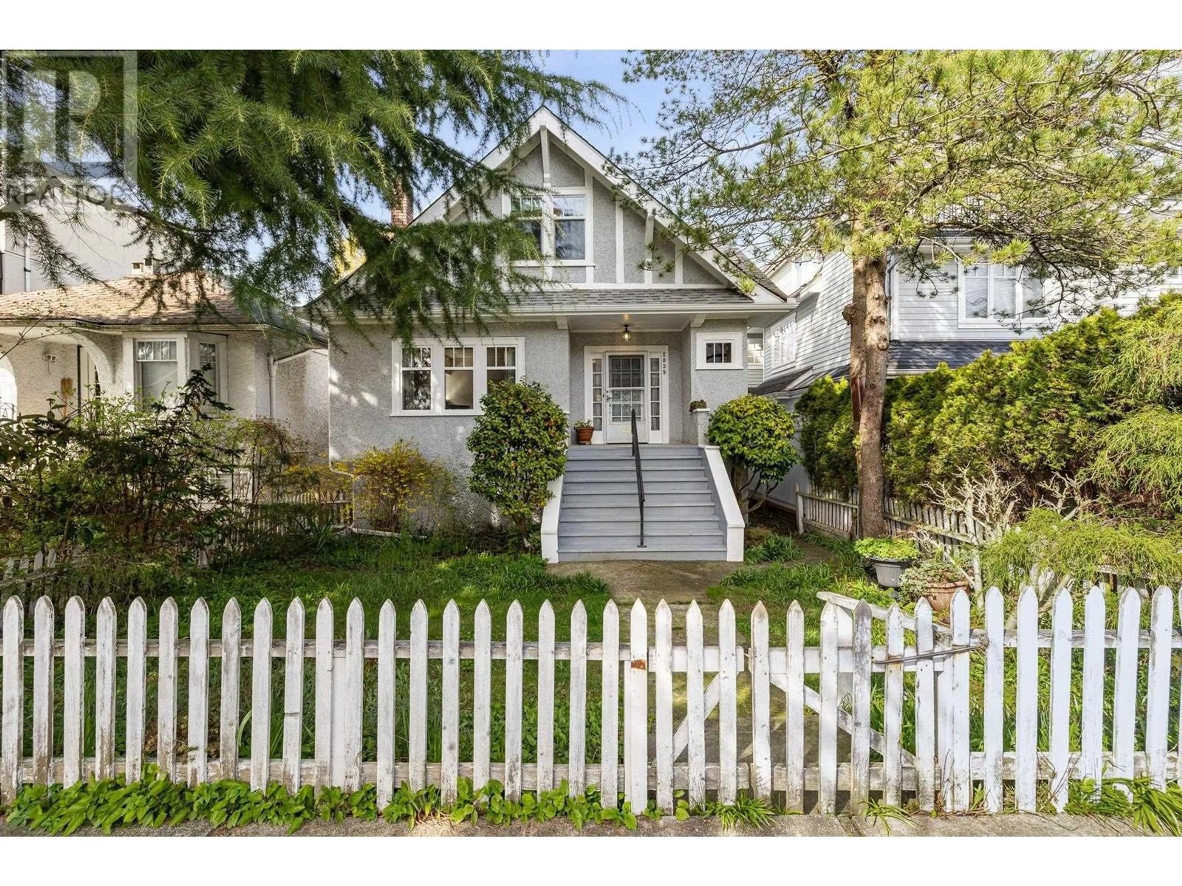 Home with vinyl exterior material, street for 2039 CREELMAN AVENUE, Vancouver British Columbia V6J1C2