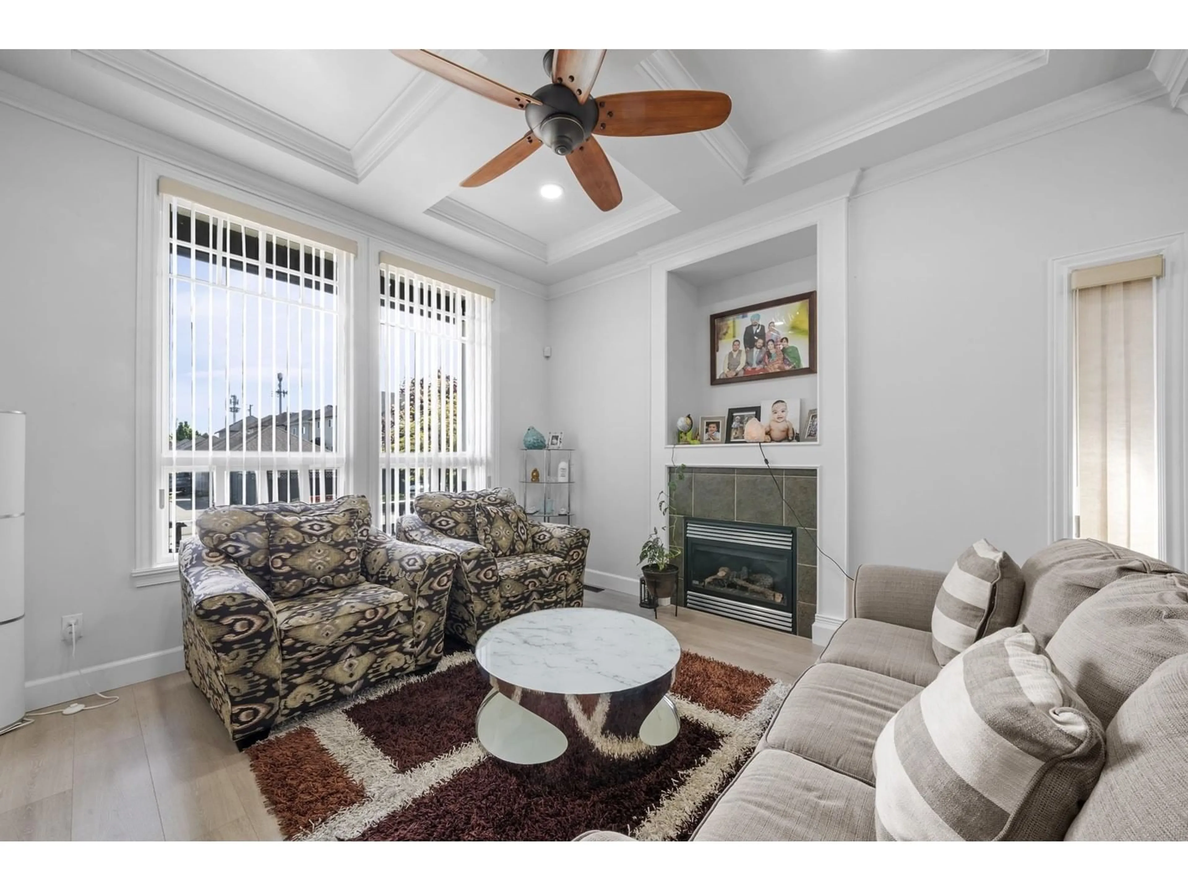 Living room with furniture, unknown for 6313 167B, Surrey British Columbia V3S1X3