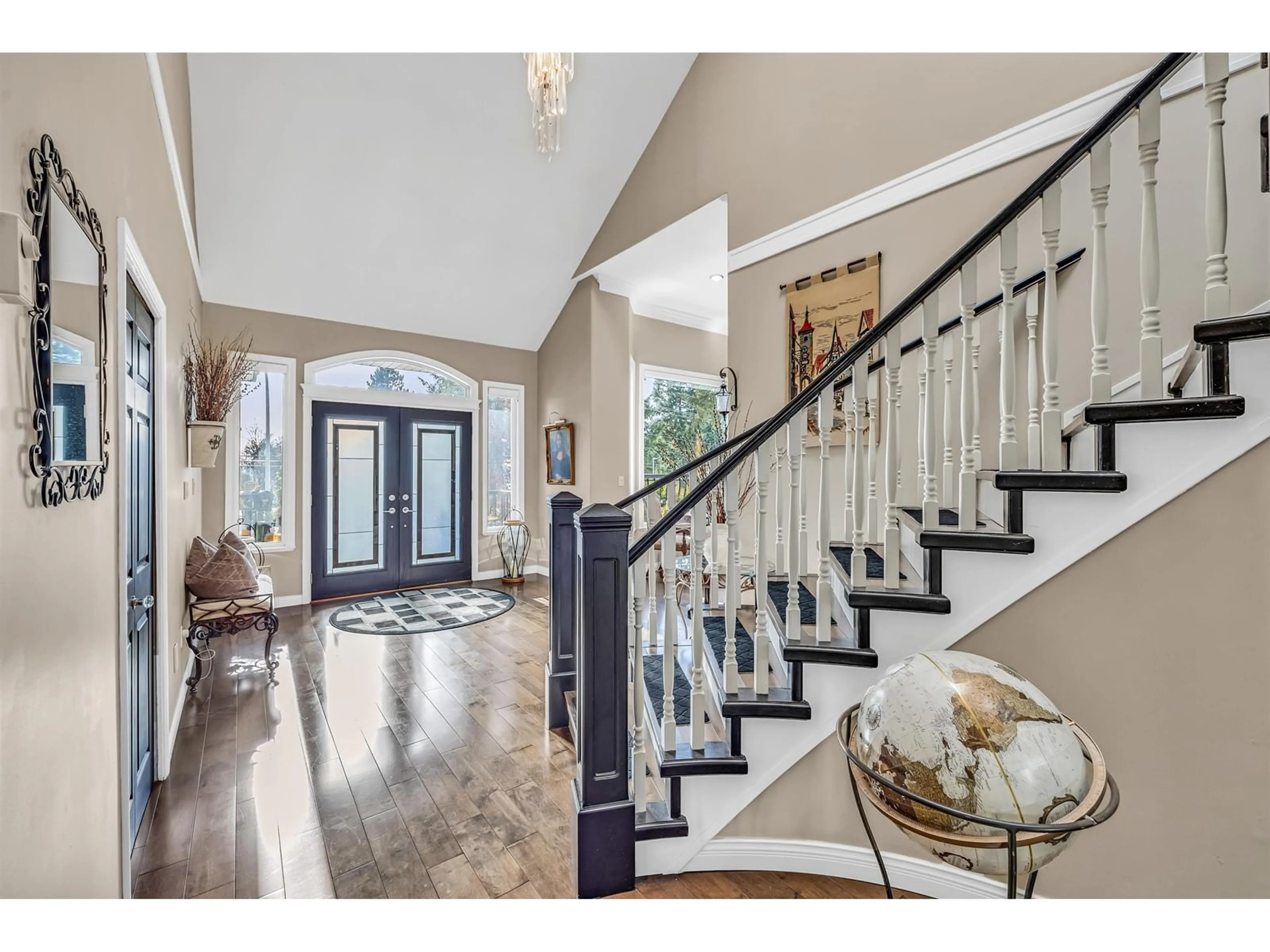 Indoor entryway for 16541 78, Surrey British Columbia V4N0M3