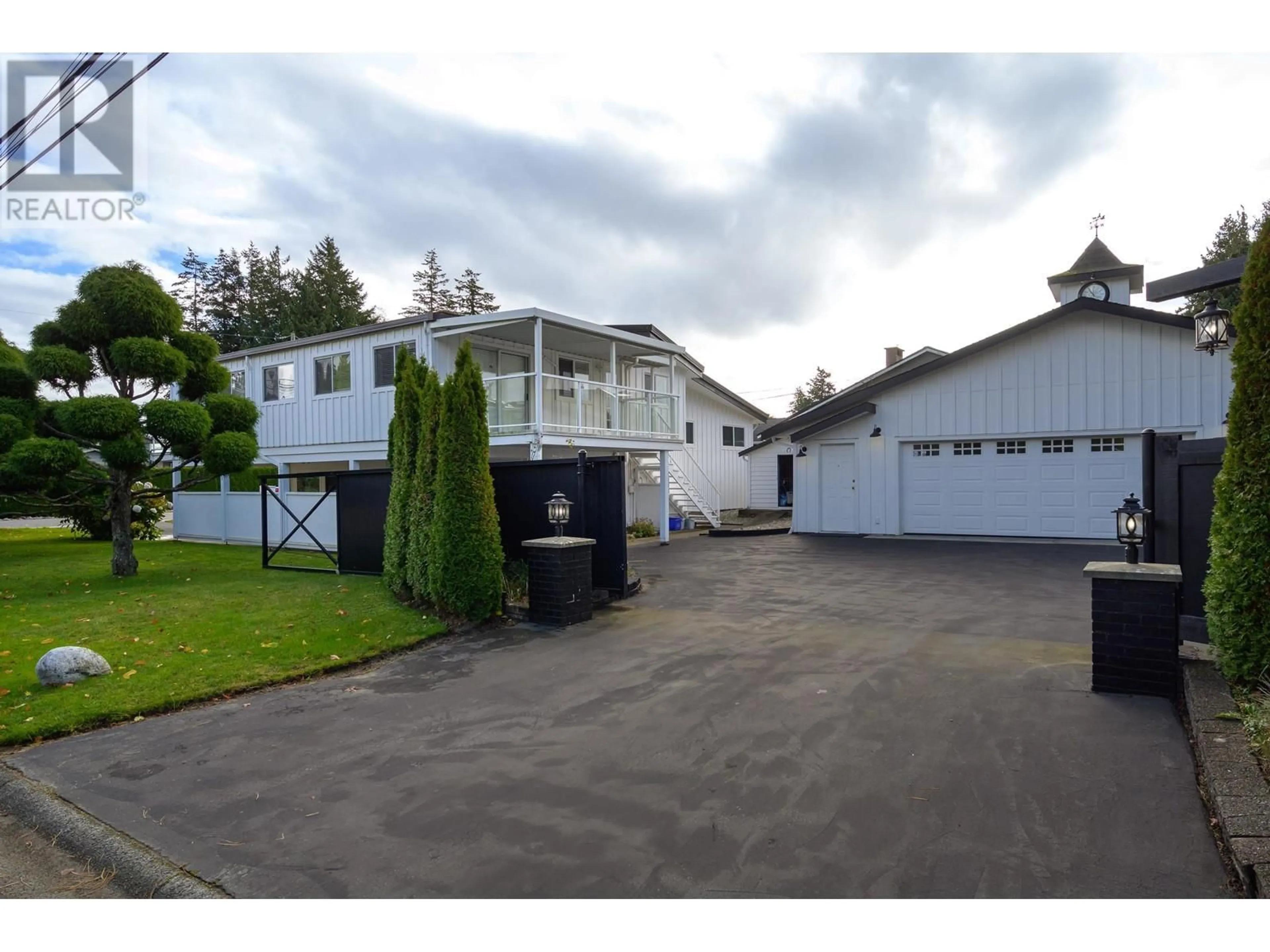 A pic from outside/outdoor area/front of a property/back of a property/a pic from drone, street for 395 52 STREET, Delta British Columbia V4M2Y5
