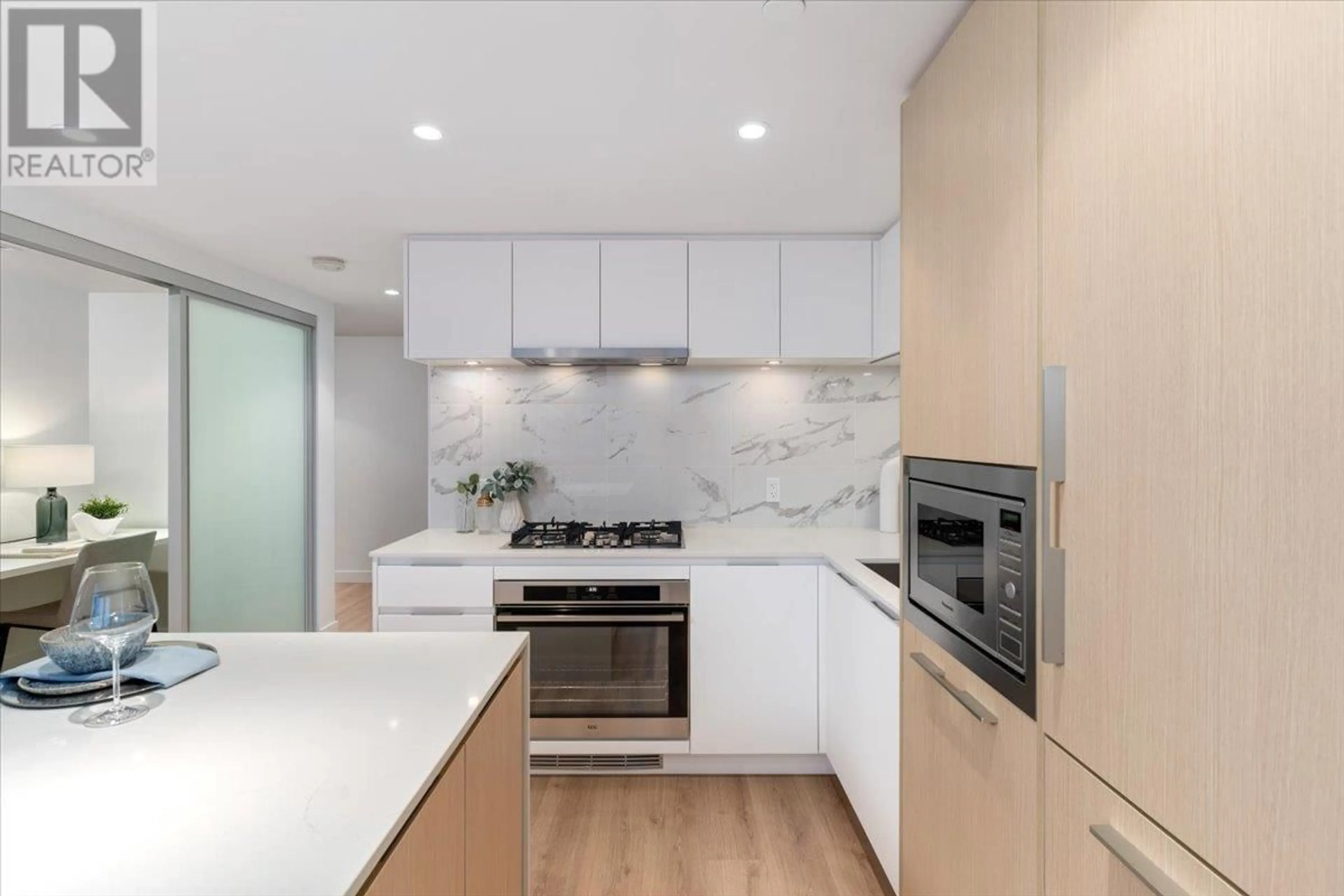 Contemporary kitchen, unknown for 2205 - 1500 FERN STREET, North Vancouver British Columbia V7J0E6
