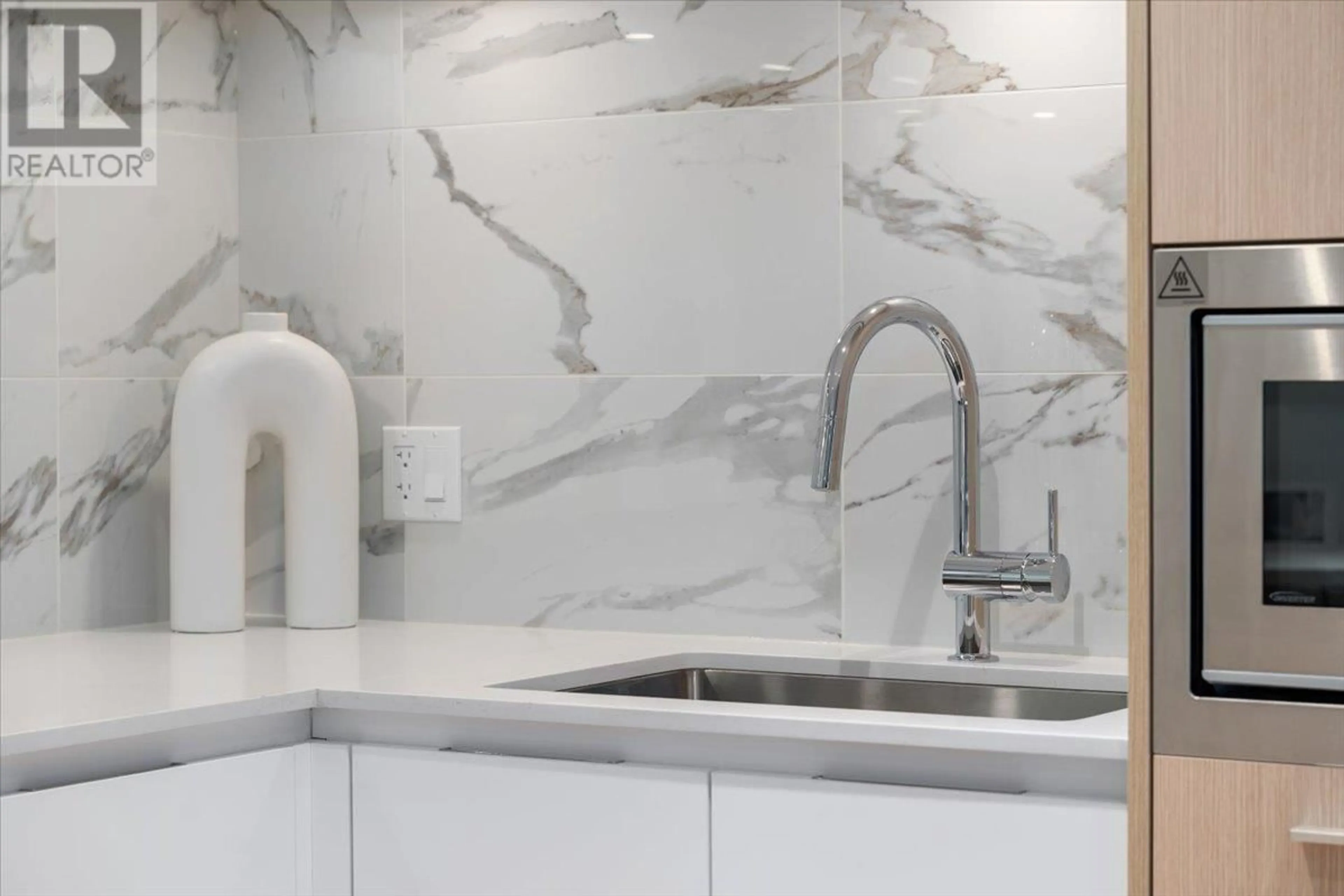Contemporary kitchen, ceramic/tile floor for 2205 - 1500 FERN STREET, North Vancouver British Columbia V7J0E6
