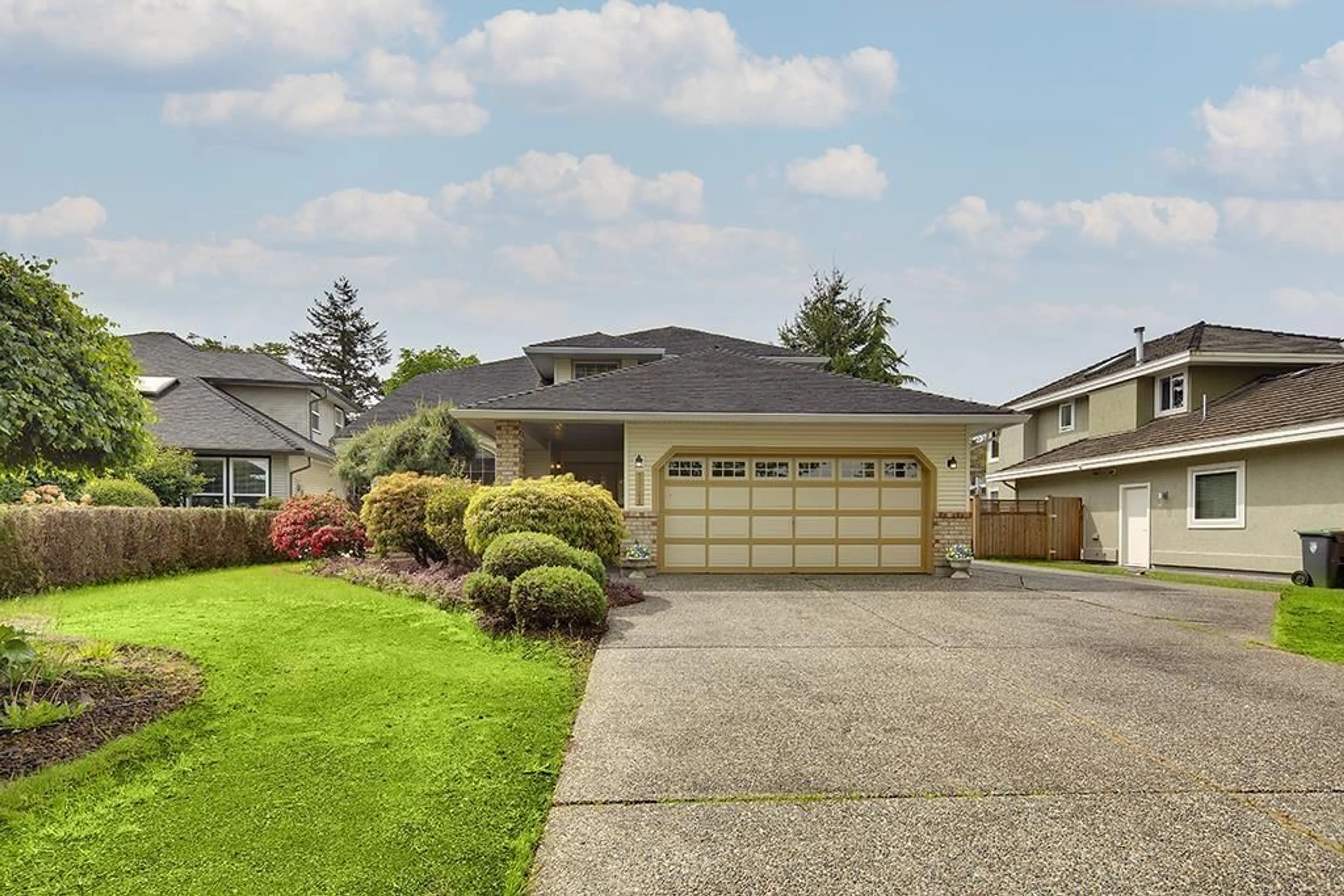 Home with vinyl exterior material, street for 22164 46, Langley British Columbia V2Z1A3