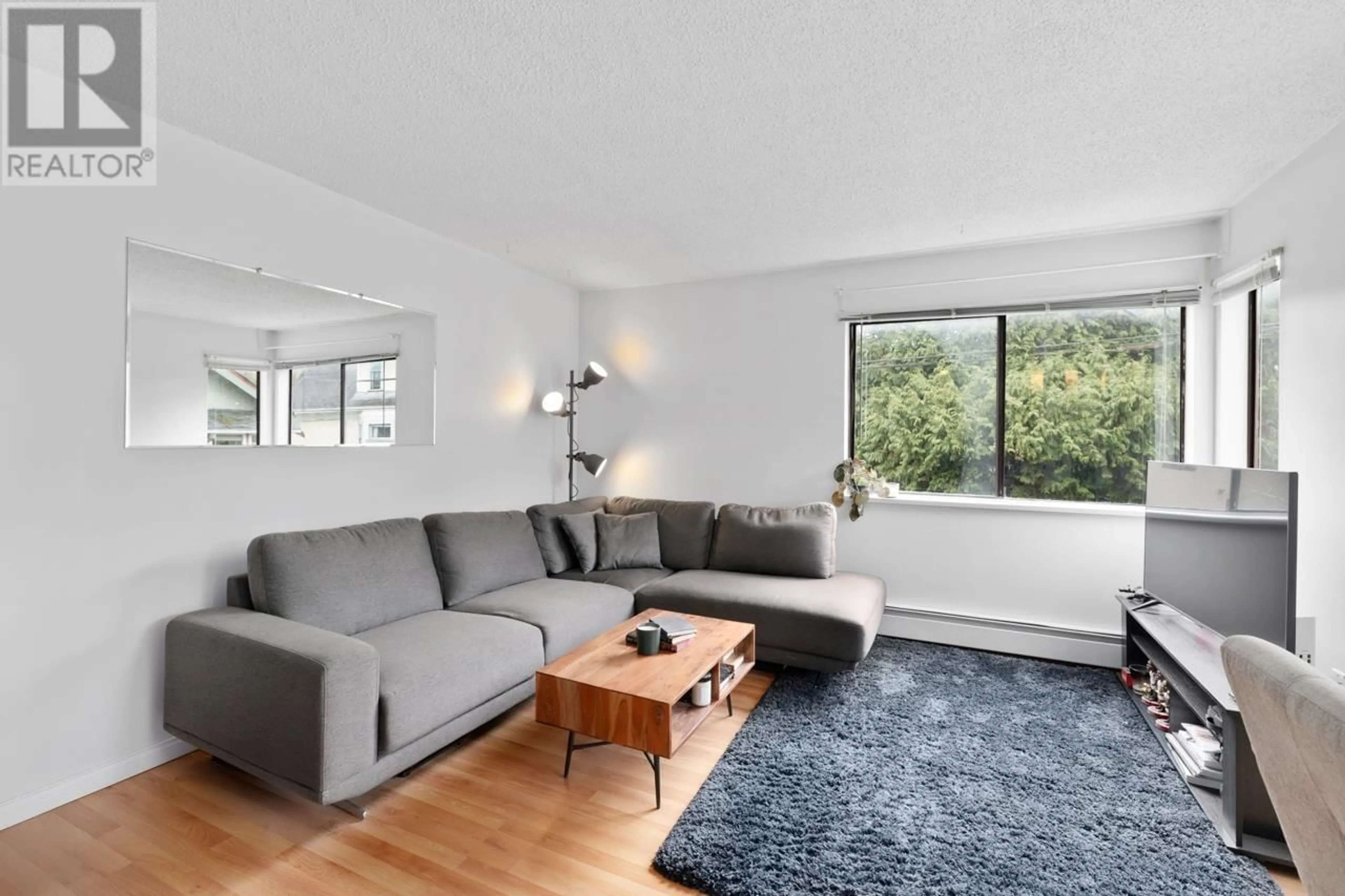 Living room with furniture, unknown for 315 - 830 7TH AVENUE, Vancouver British Columbia V5T4J2