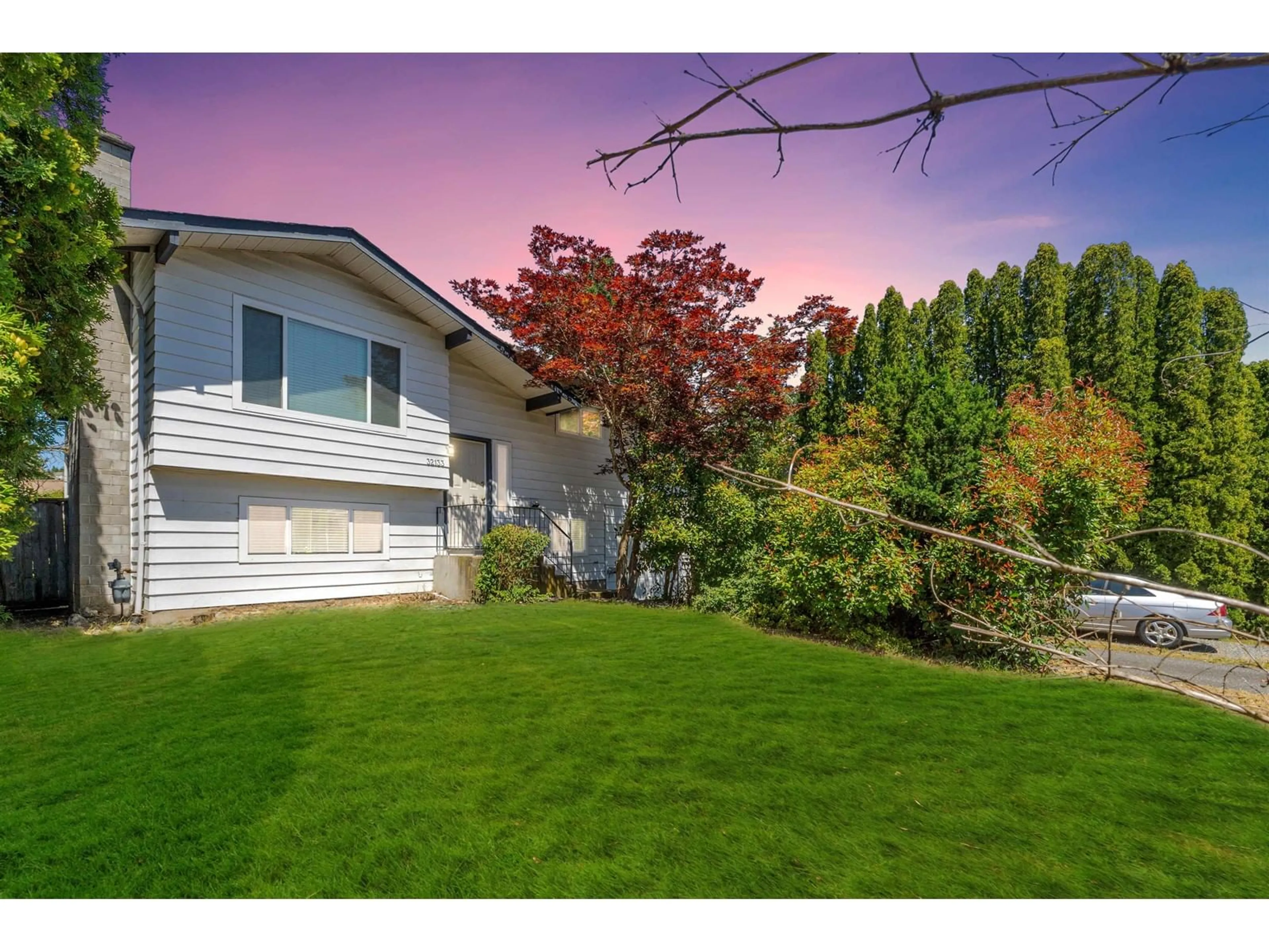 A pic from outside/outdoor area/front of a property/back of a property/a pic from drone, unknown for 32133 MOUAT, Abbotsford British Columbia V2T4G6