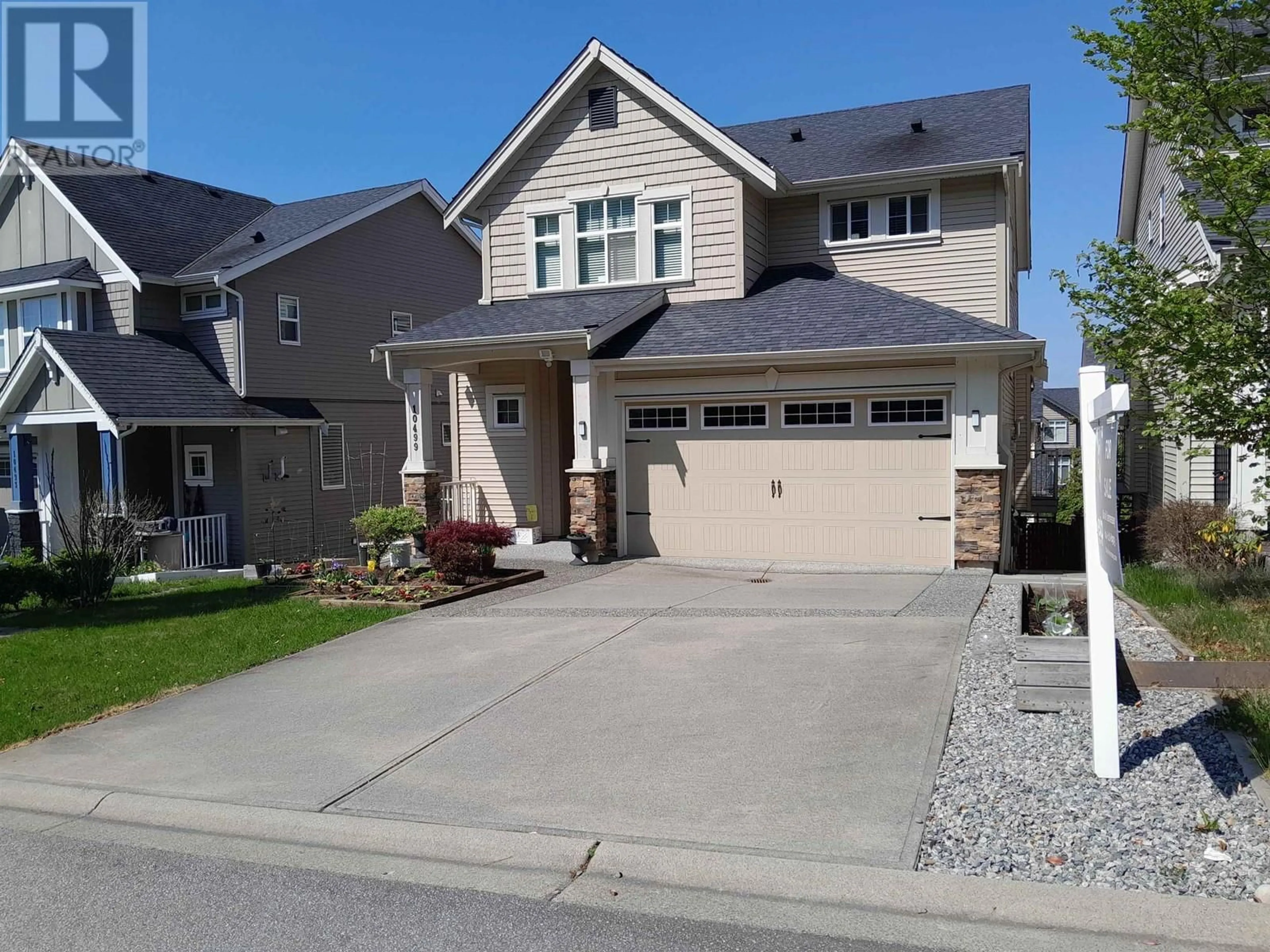 Home with vinyl exterior material, street for 10499 MCEACHERN STREET, Maple Ridge British Columbia V2W0H8