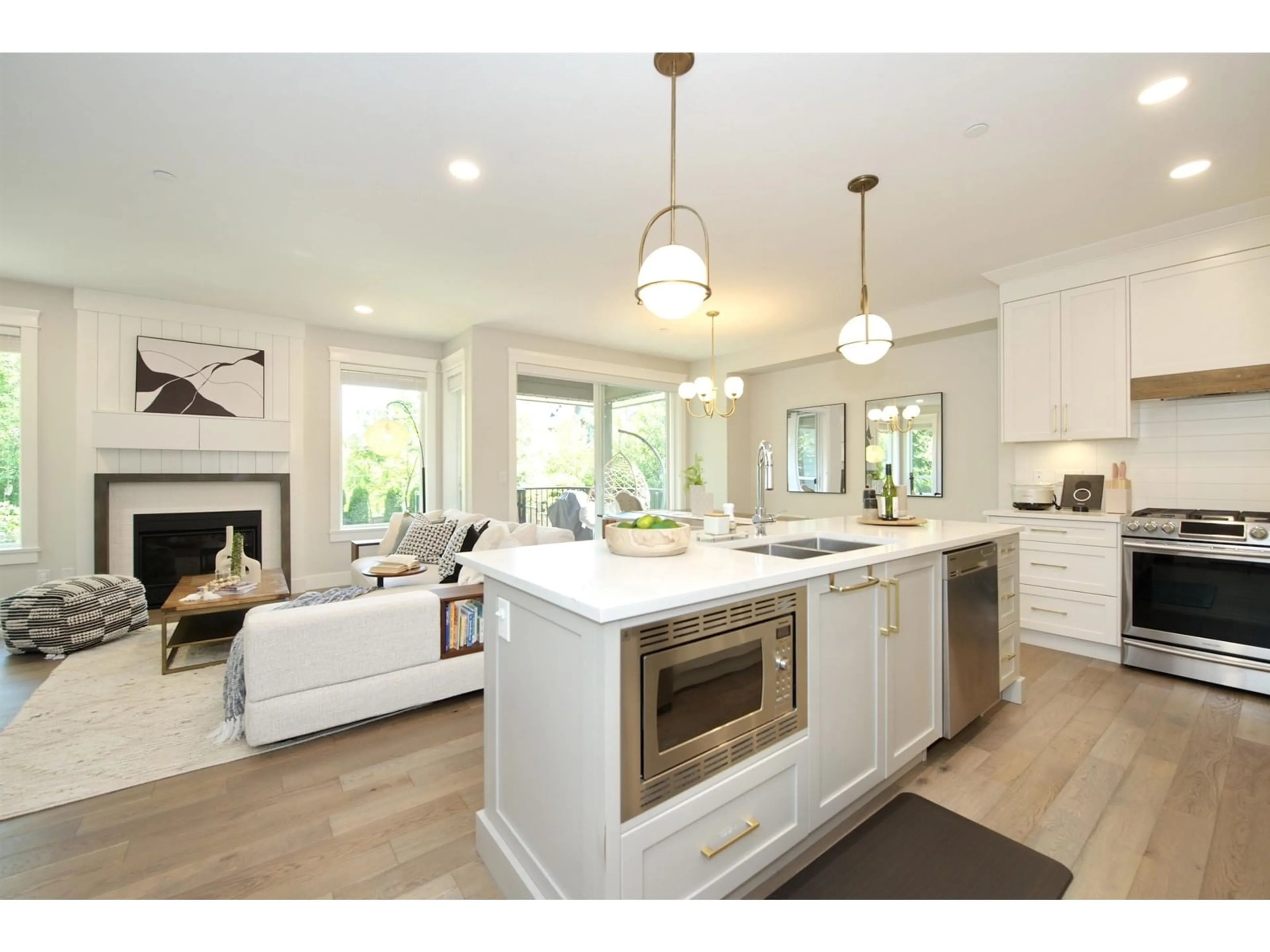 Open concept kitchen, unknown for 107 - 8217 204B, Langley British Columbia V2Y0Z8