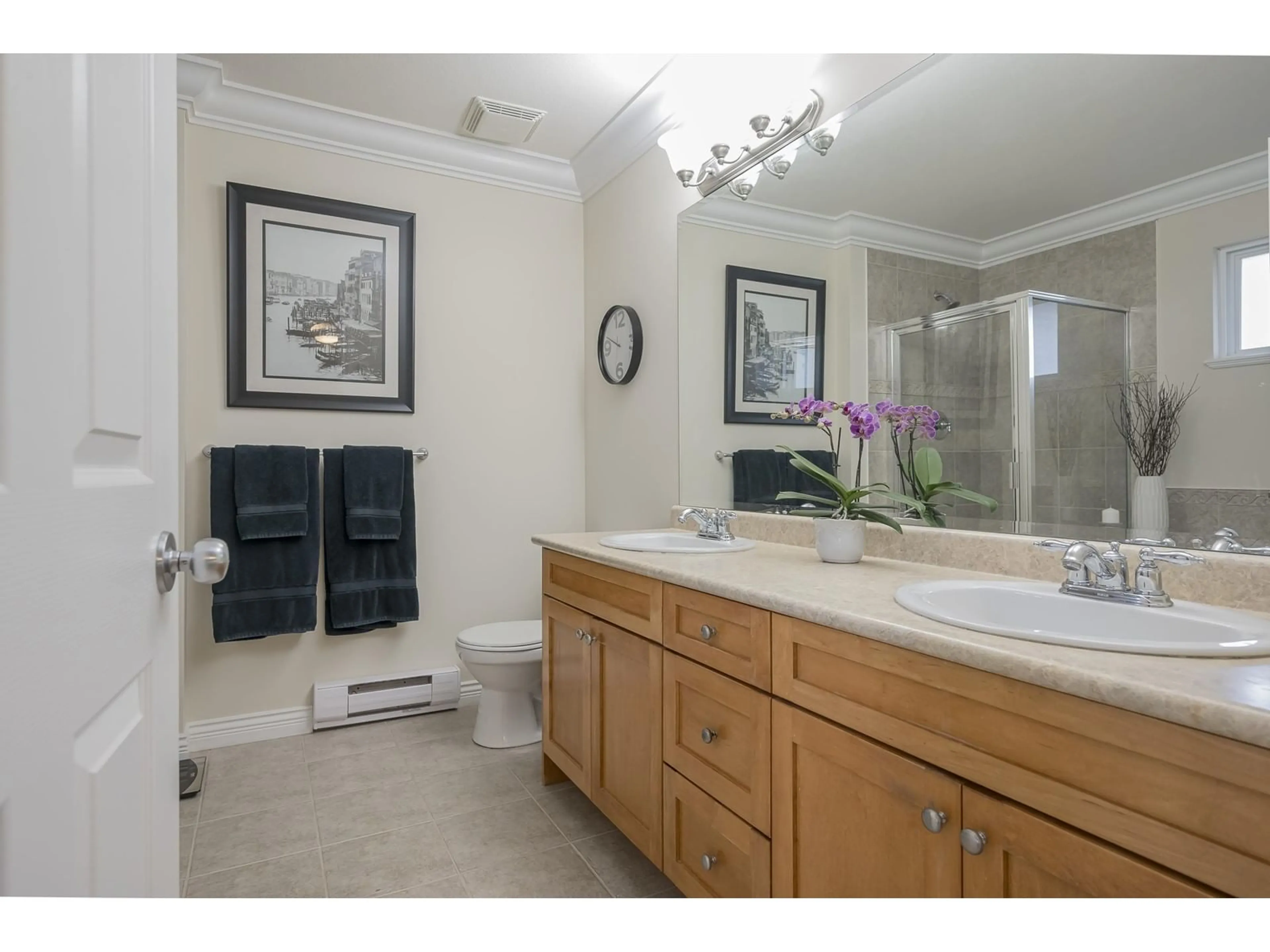 Standard bathroom, ceramic/tile floor for 21 - 21704 96, Langley British Columbia V1M0A8