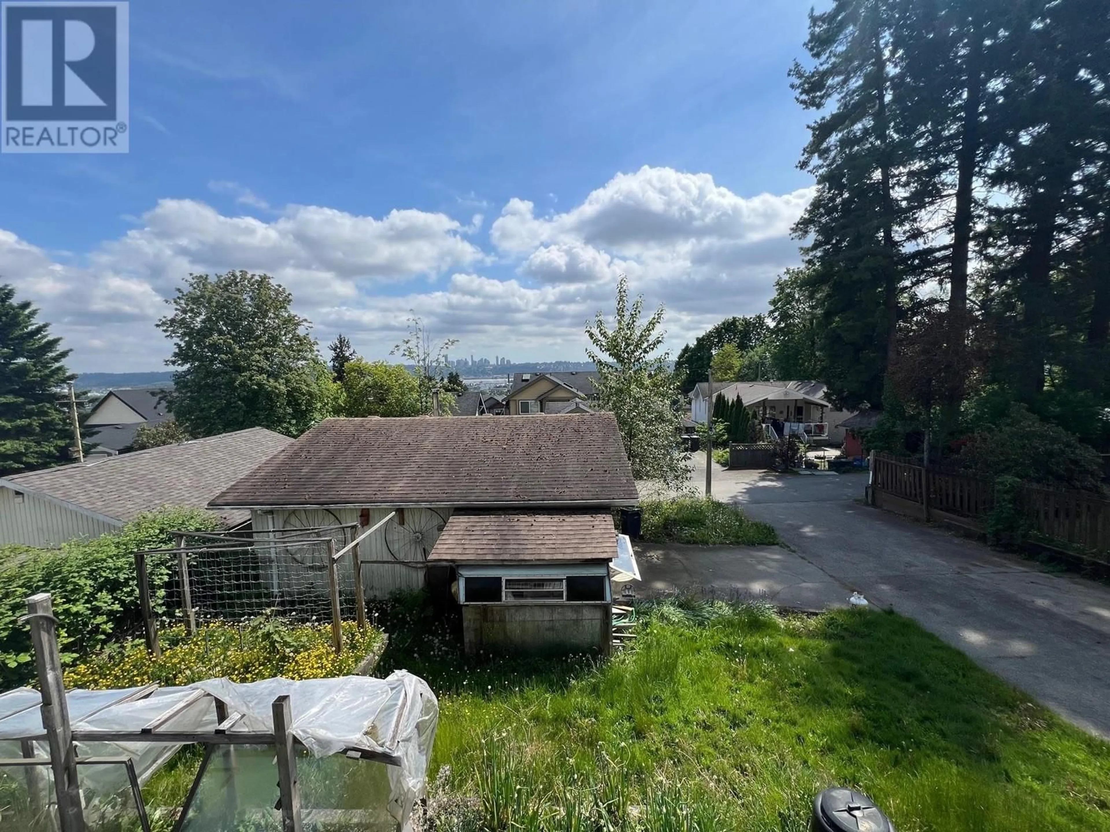 A pic from outside/outdoor area/front of a property/back of a property/a pic from drone, unknown for 1008 THOMAS AVENUE, Coquitlam British Columbia V3K2K3