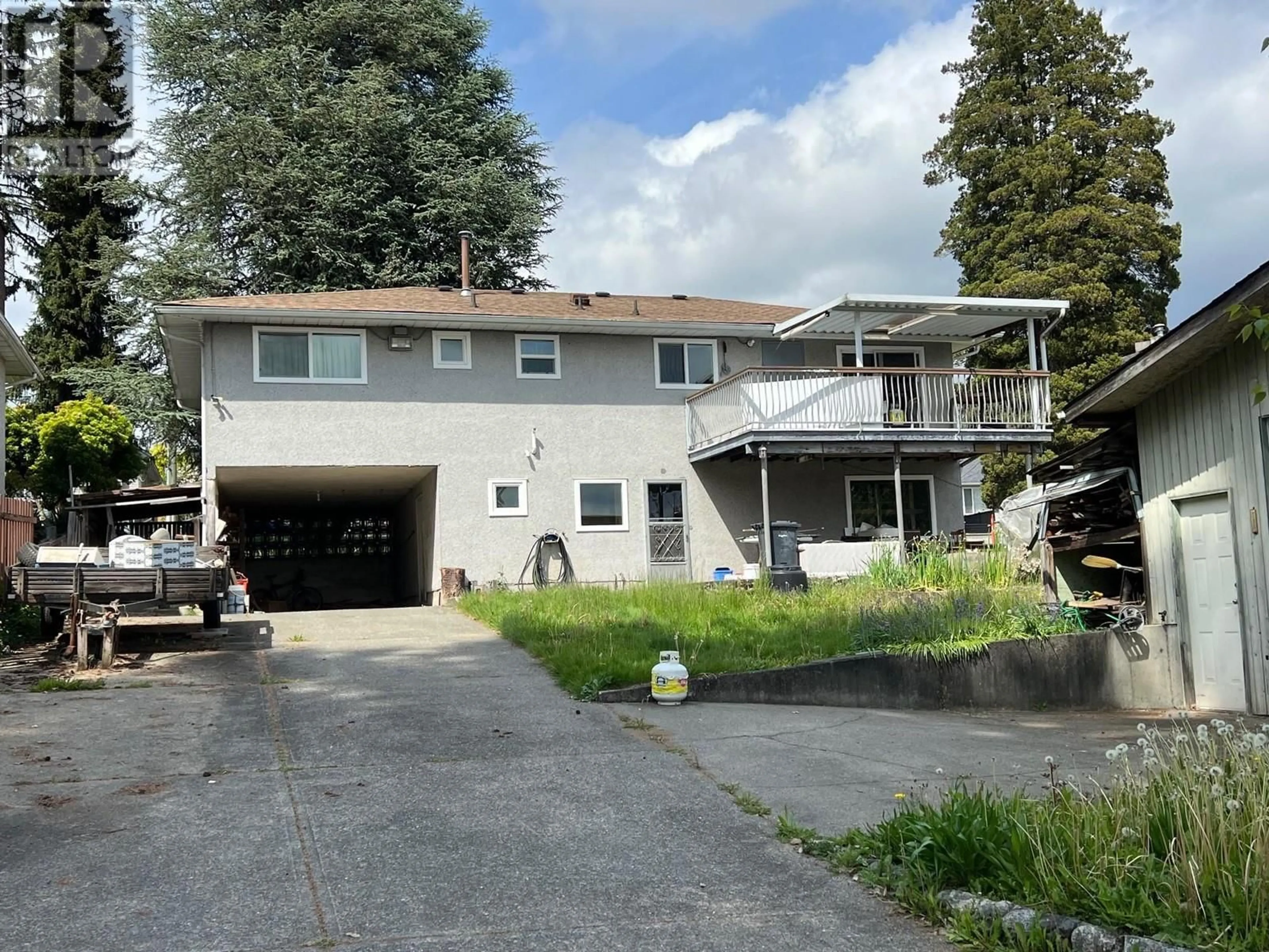 A pic from outside/outdoor area/front of a property/back of a property/a pic from drone, street for 1008 THOMAS AVENUE, Coquitlam British Columbia V3K2K3