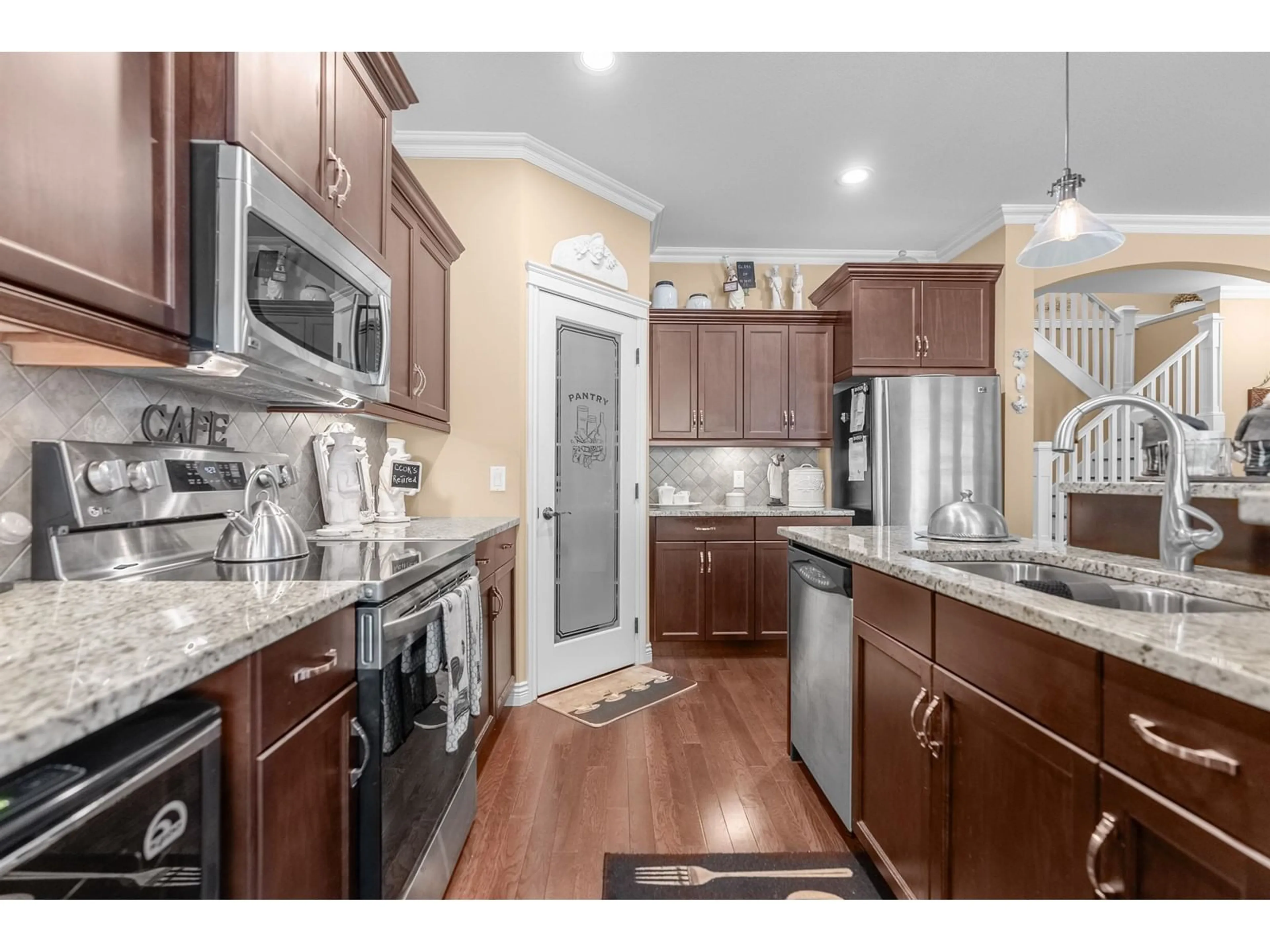 Open concept kitchen, unknown for 46599 STONEY CREEK DRIVE, Chilliwack British Columbia V2R5N4
