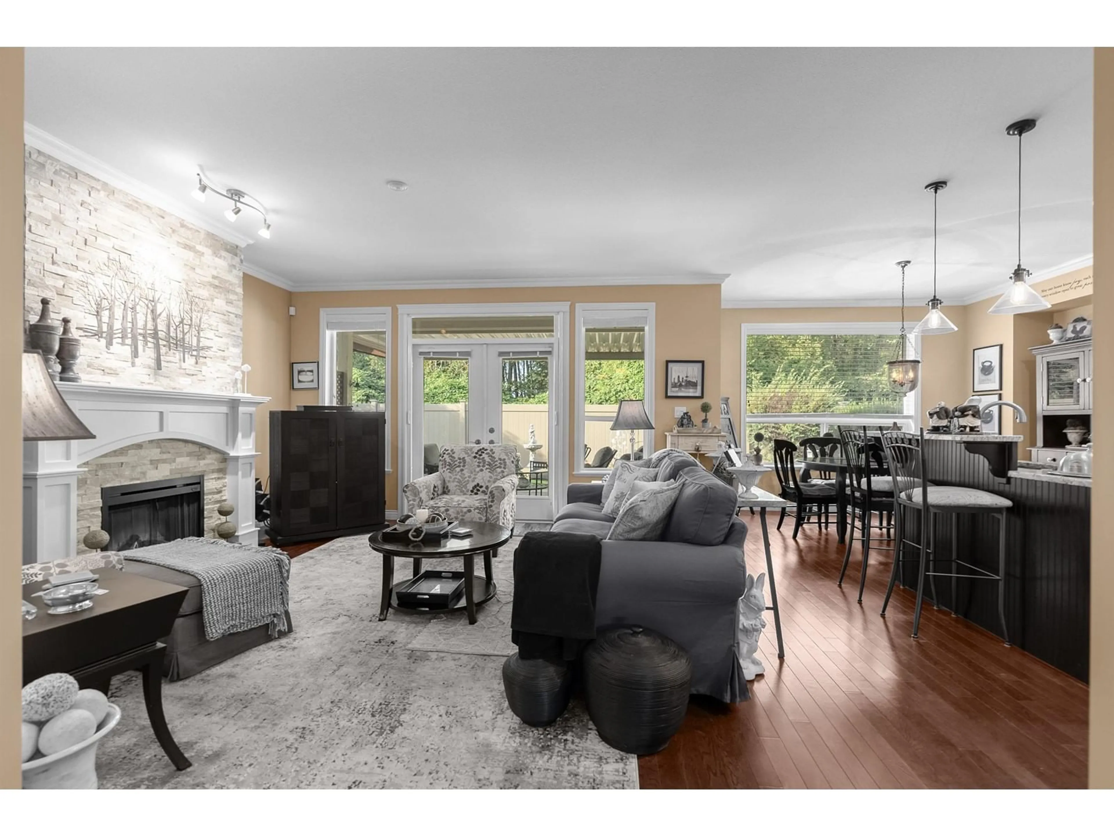 Living room with furniture, wood/laminate floor for 46599 STONEY CREEK DRIVE, Chilliwack British Columbia V2R5N4