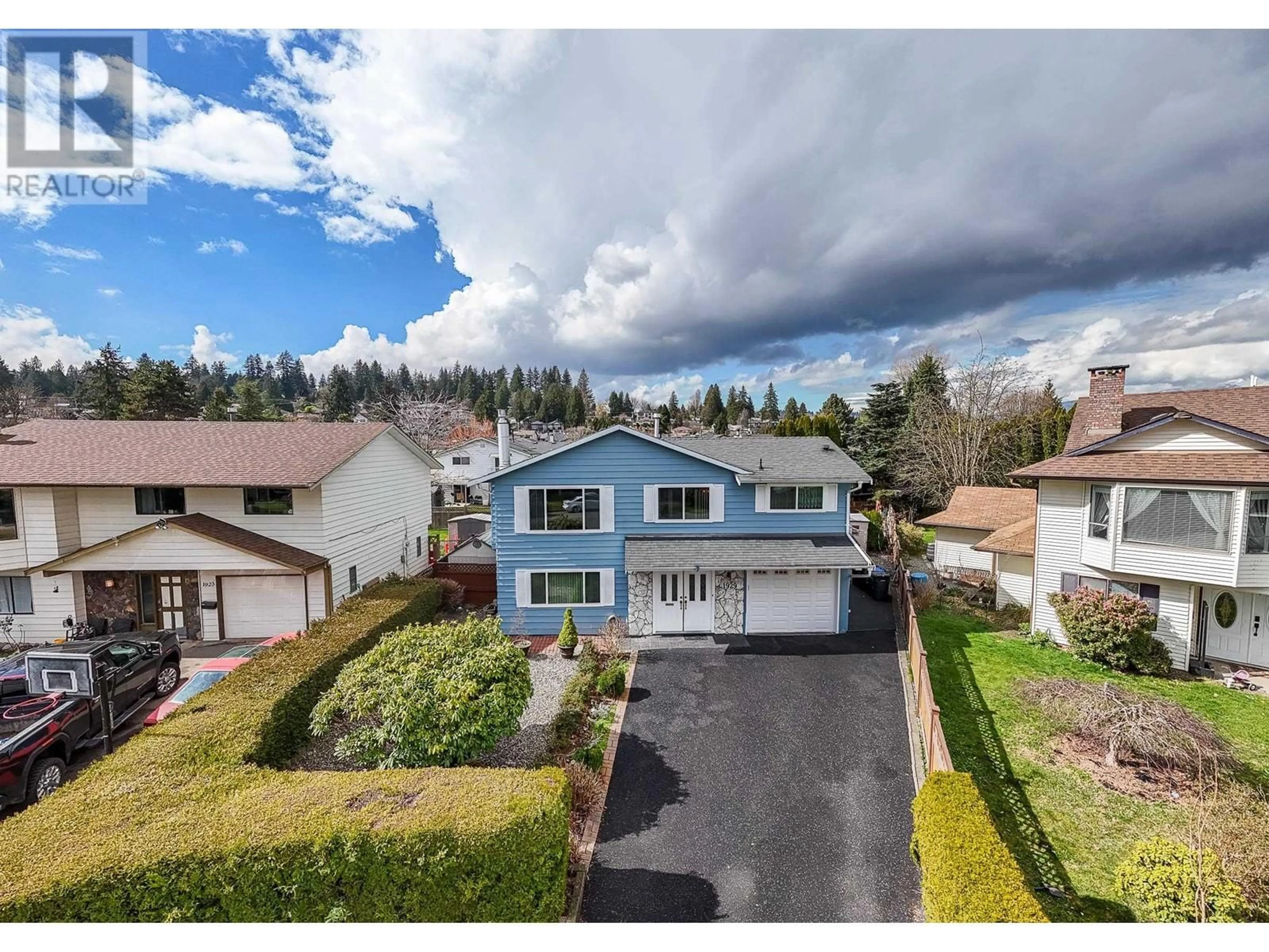 A pic from outside/outdoor area/front of a property/back of a property/a pic from drone, mountain view for 1929 HOMFELD PLACE, Port Coquitlam British Columbia V3C4L8