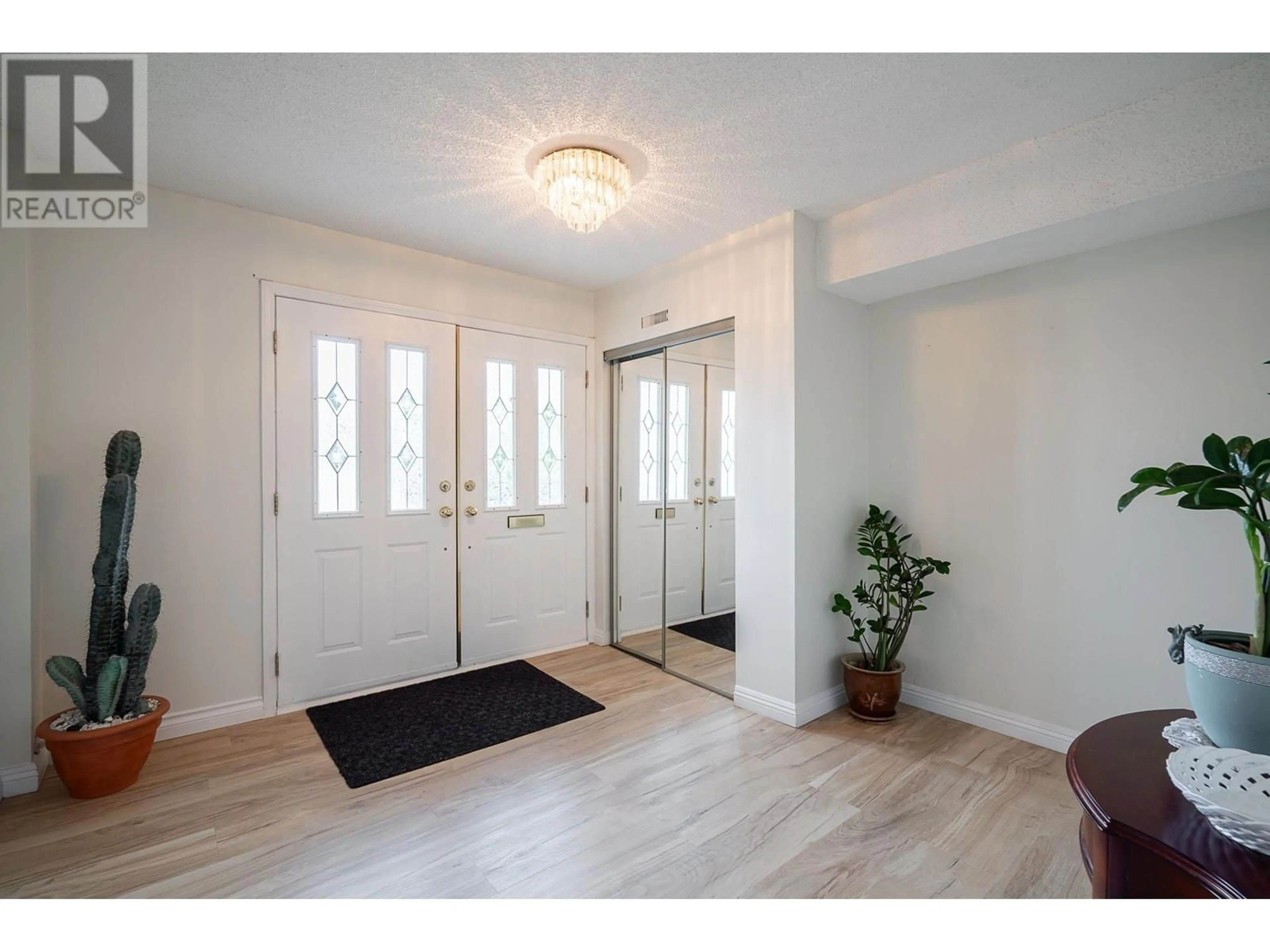Indoor entryway for 1929 HOMFELD PLACE, Port Coquitlam British Columbia V3C4L8