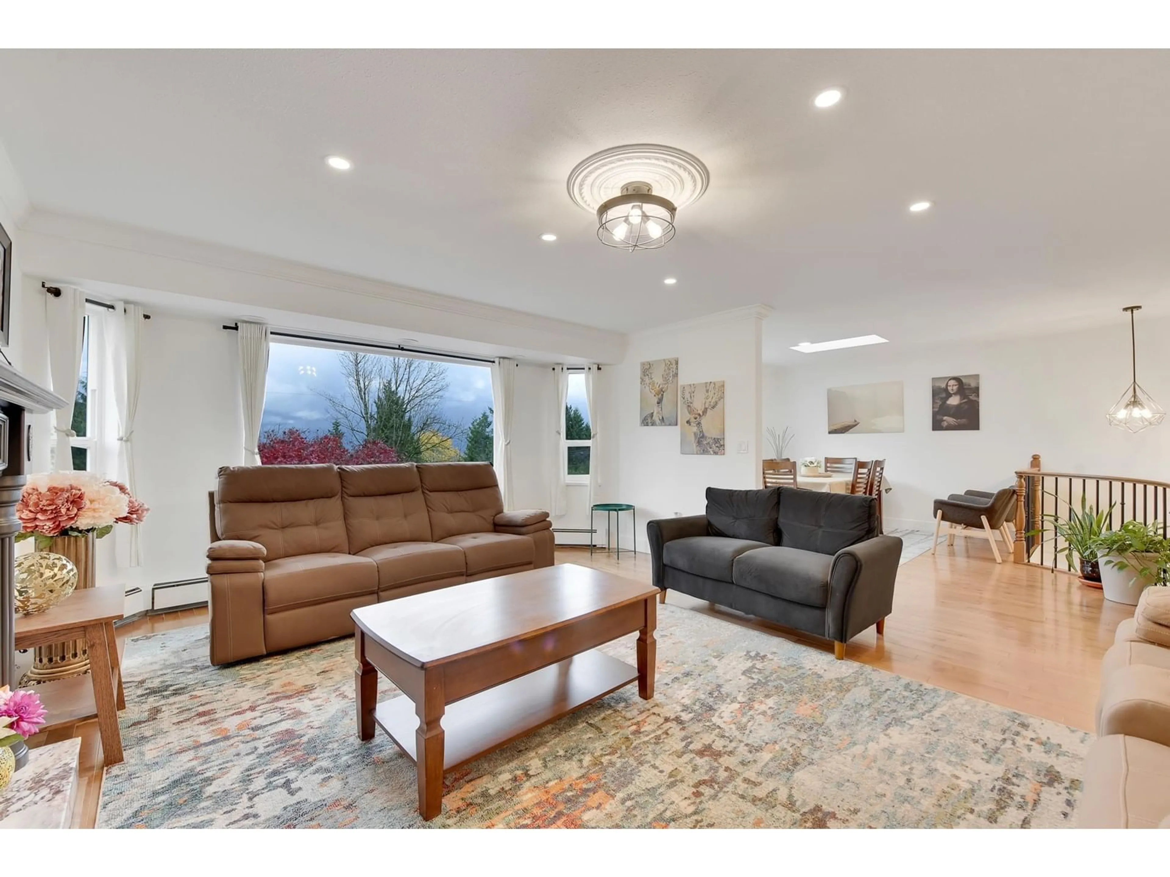 Living room with furniture, unknown for 2215 ORCHARD, Abbotsford British Columbia V3G2B7