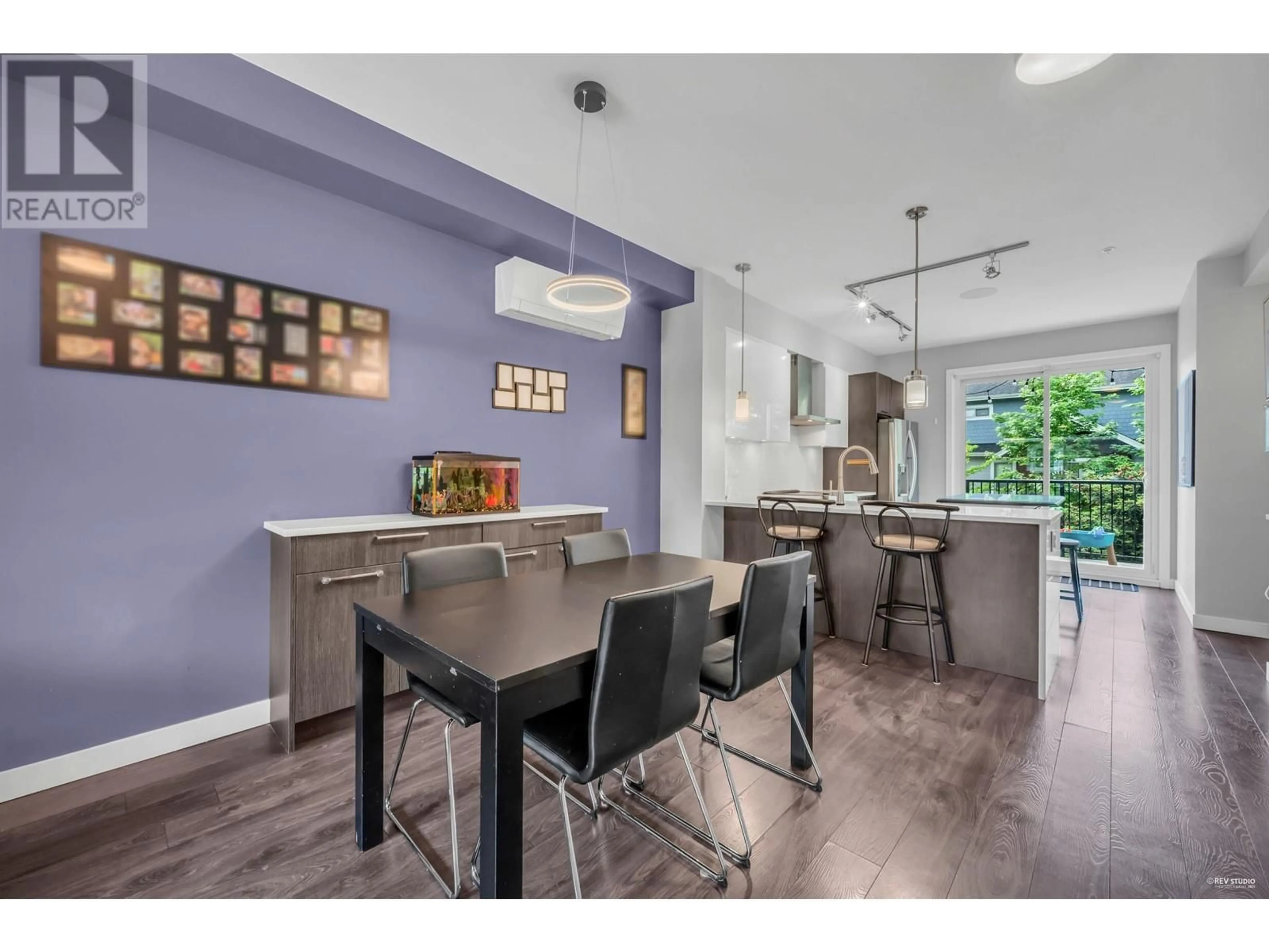 Open concept kitchen, wood/laminate floor for 18 - 2150 SALISBURY AVENUE, Port Coquitlam British Columbia V3B0N5