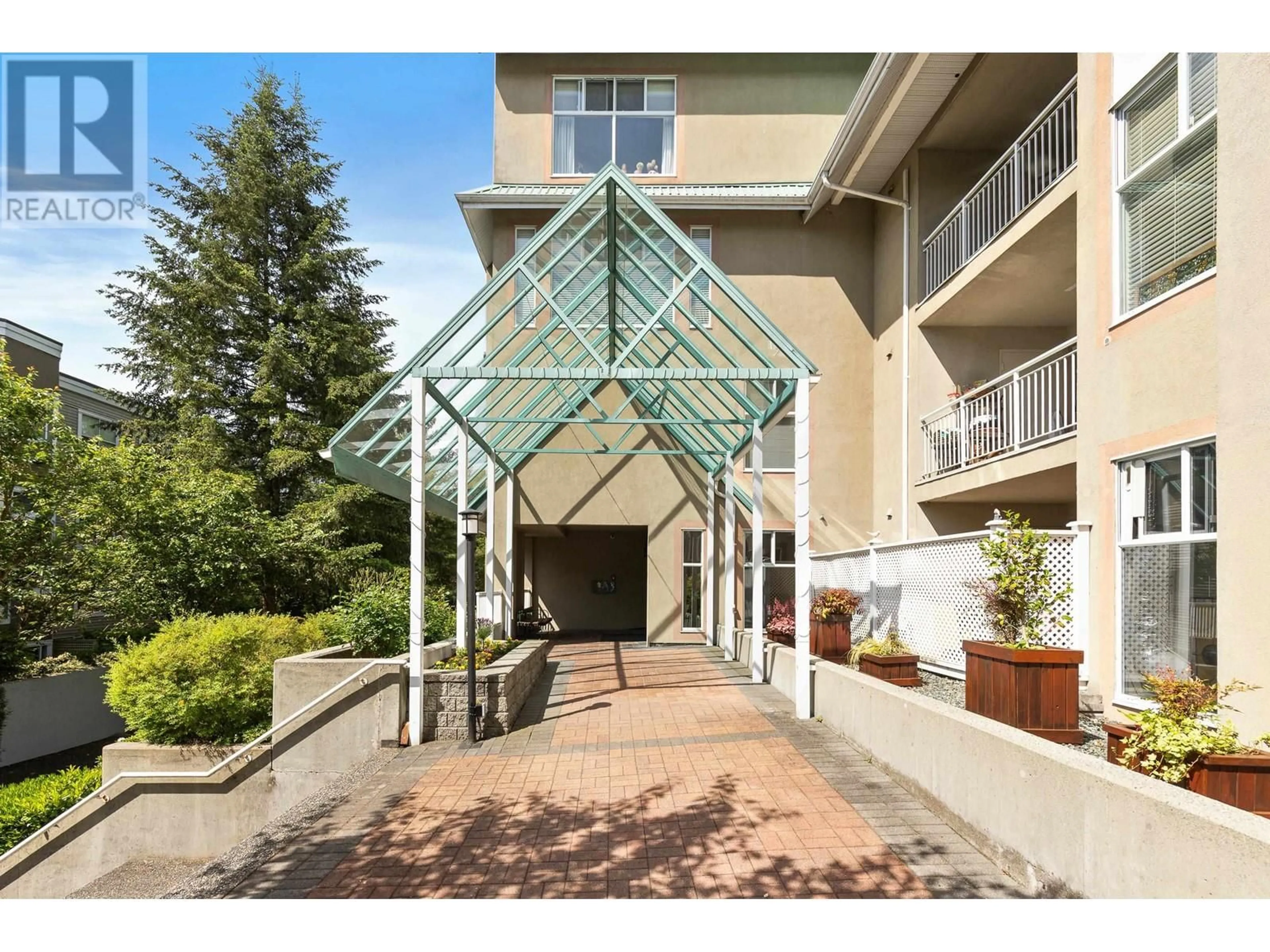 Indoor foyer for 205 - 11609 227 STREET, Maple Ridge British Columbia V2X2L9