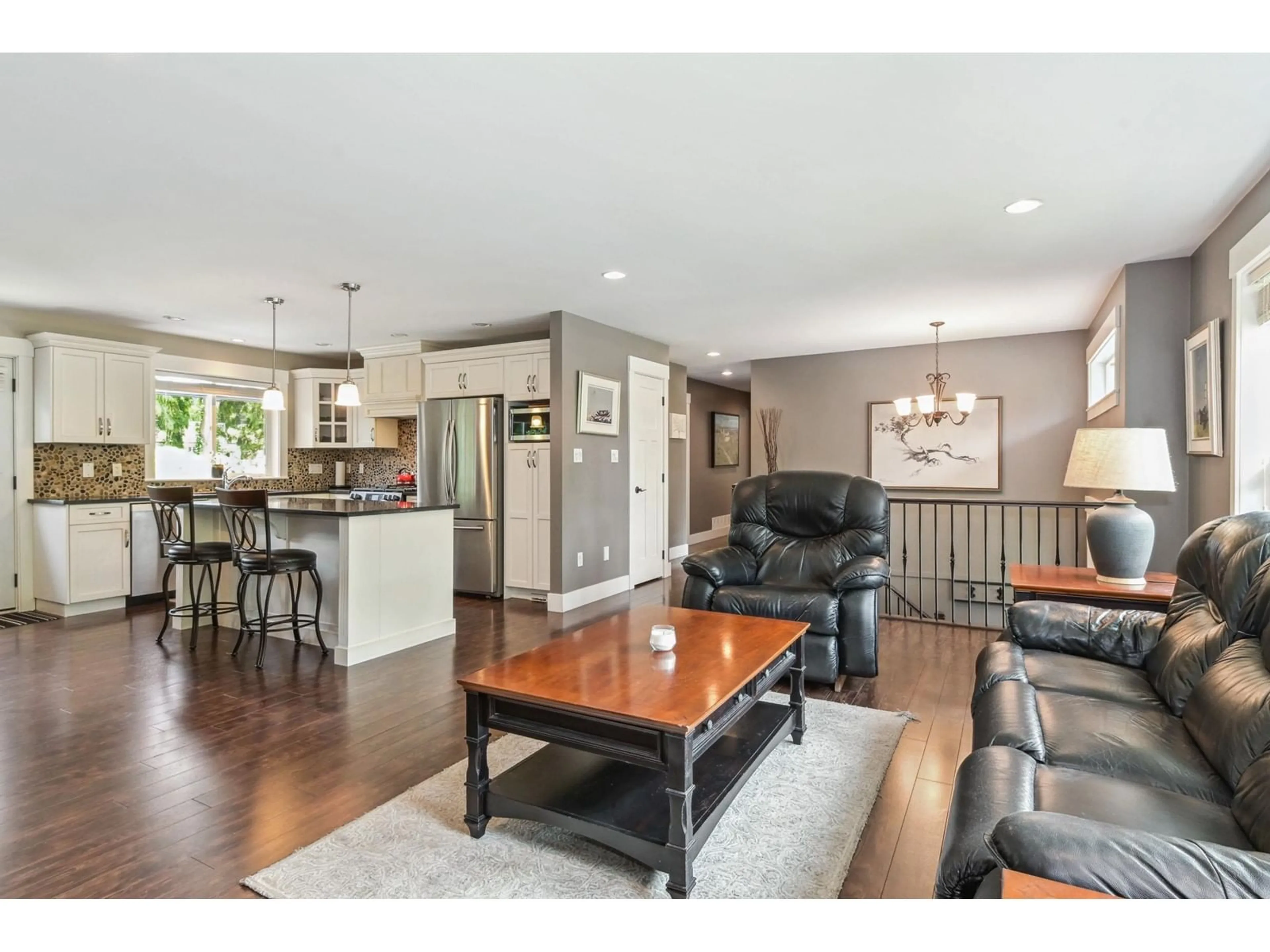 Open concept kitchen, wood/laminate floor for 20460 42A, Langley British Columbia V3A3B7
