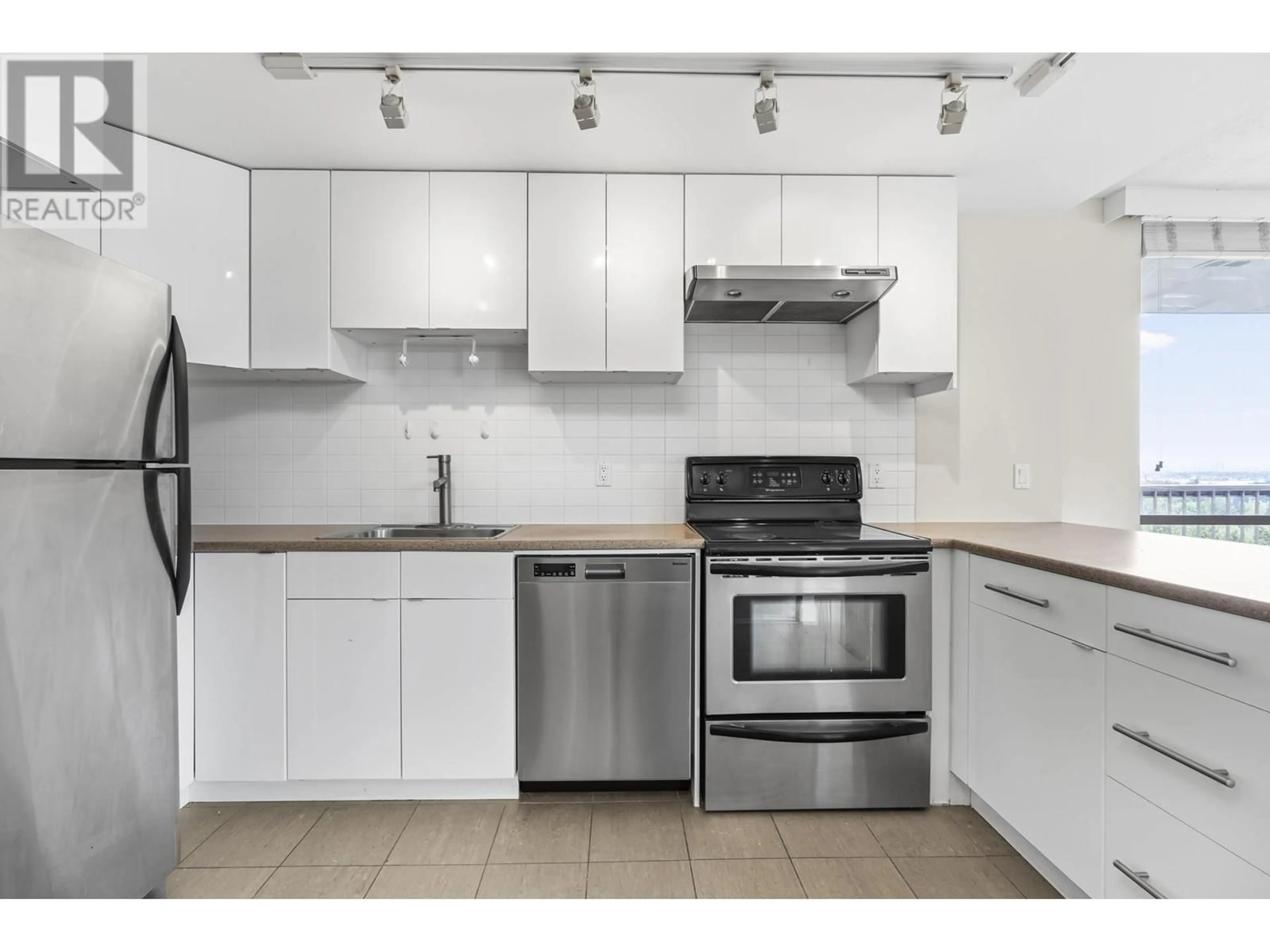Standard kitchen, unknown for 1610 - 2016 FULLERTON AVENUE, North Vancouver British Columbia V7P3E6
