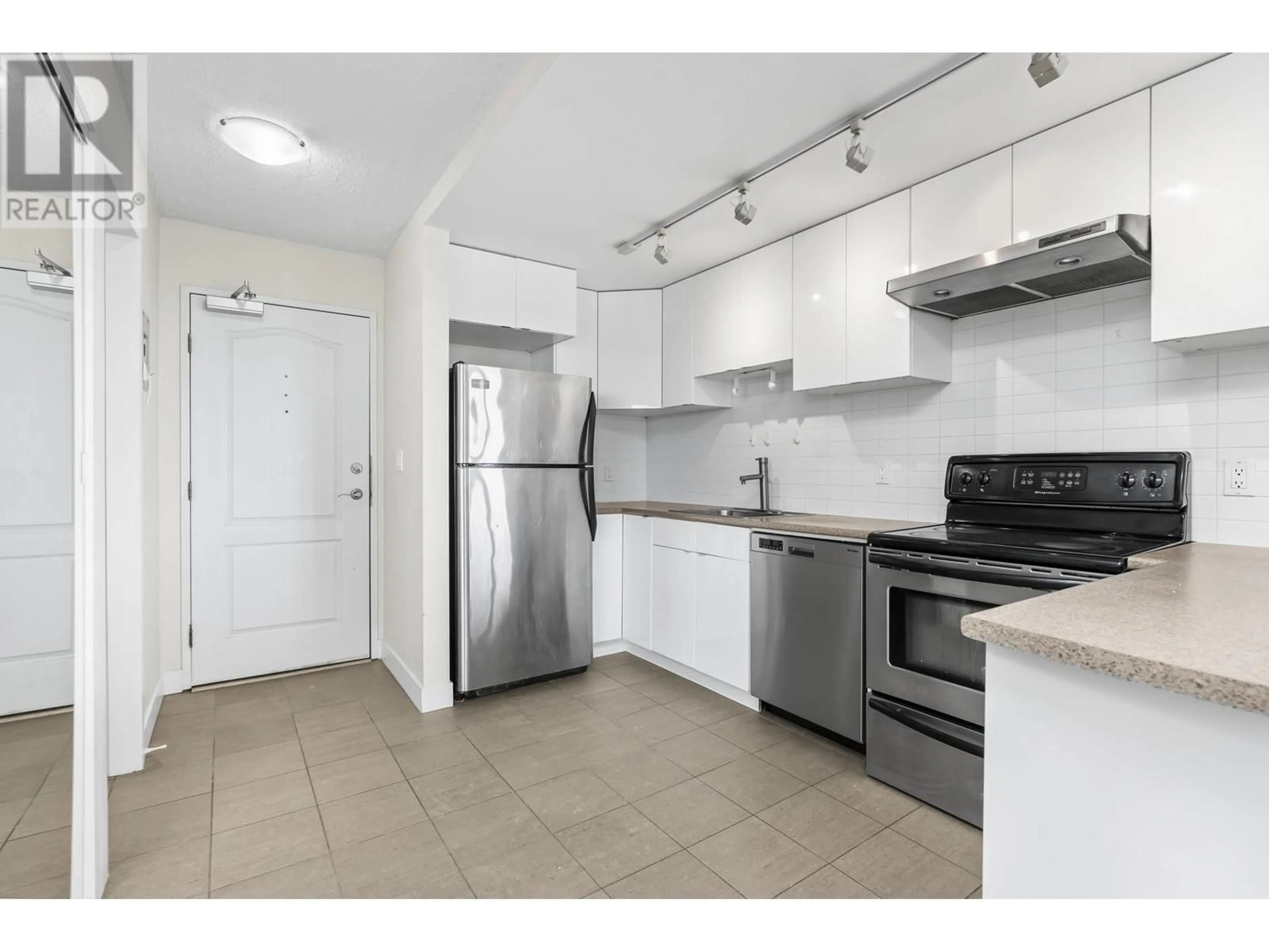 Standard kitchen, unknown for 1610 - 2016 FULLERTON AVENUE, North Vancouver British Columbia V7P3E6