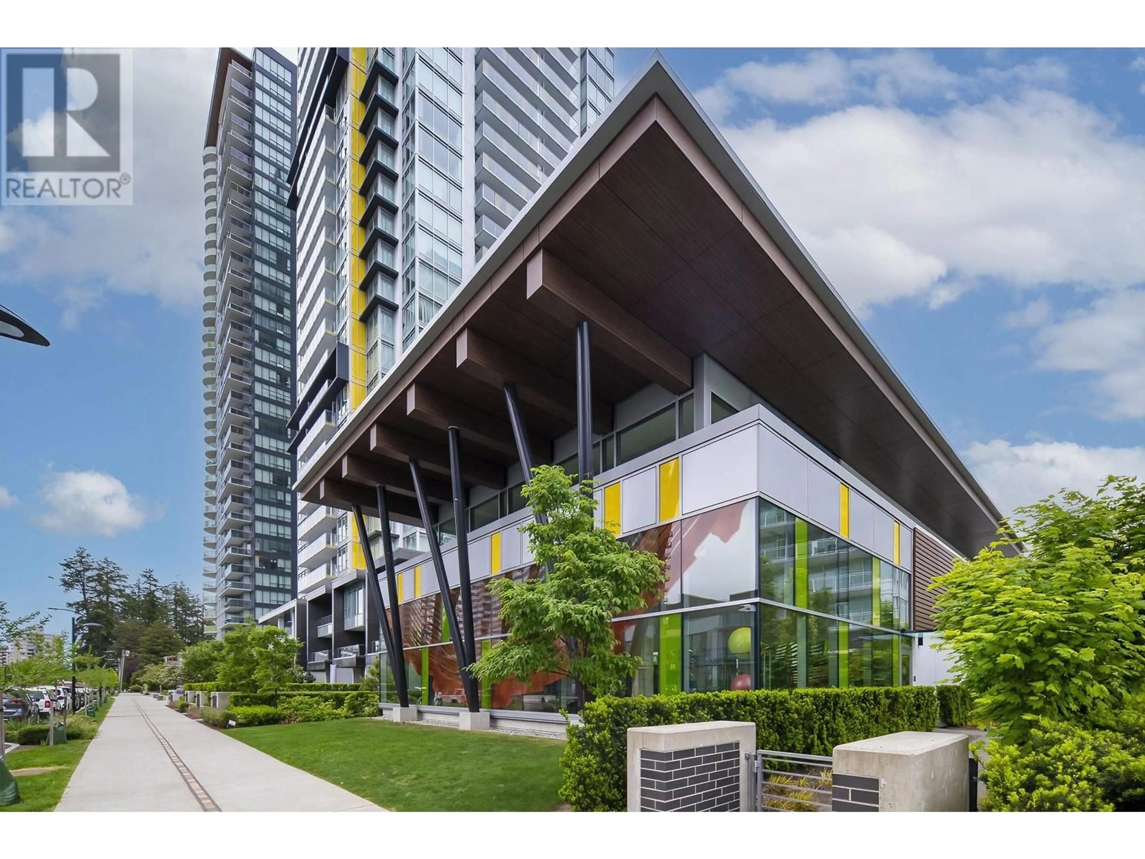Indoor foyer for 1906 - 6700 DUNBLANE AVENUE, Burnaby British Columbia V5H0J3