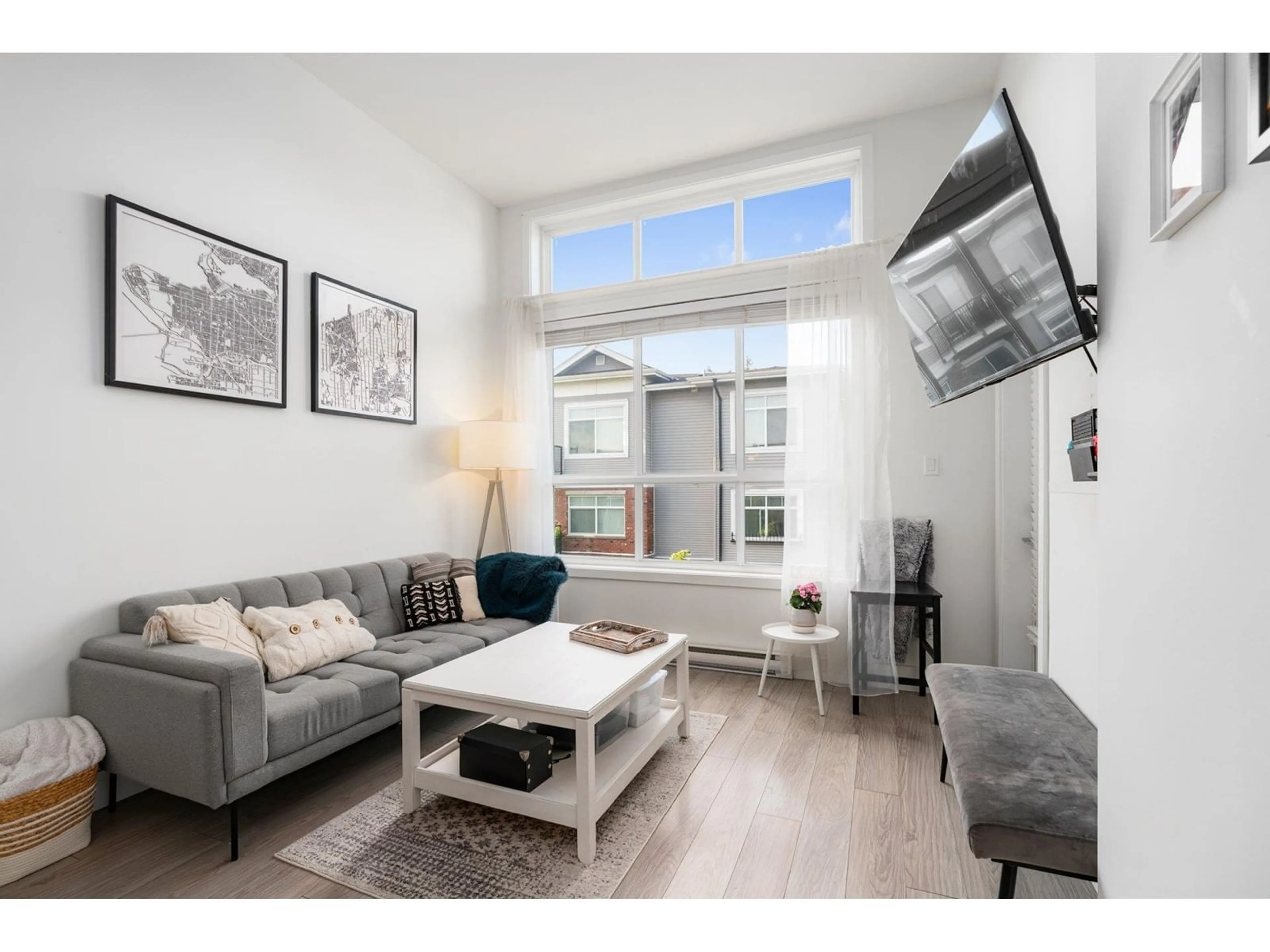 Living room with furniture, unknown for 410 - 6468 195A, Surrey British Columbia V4N6R6