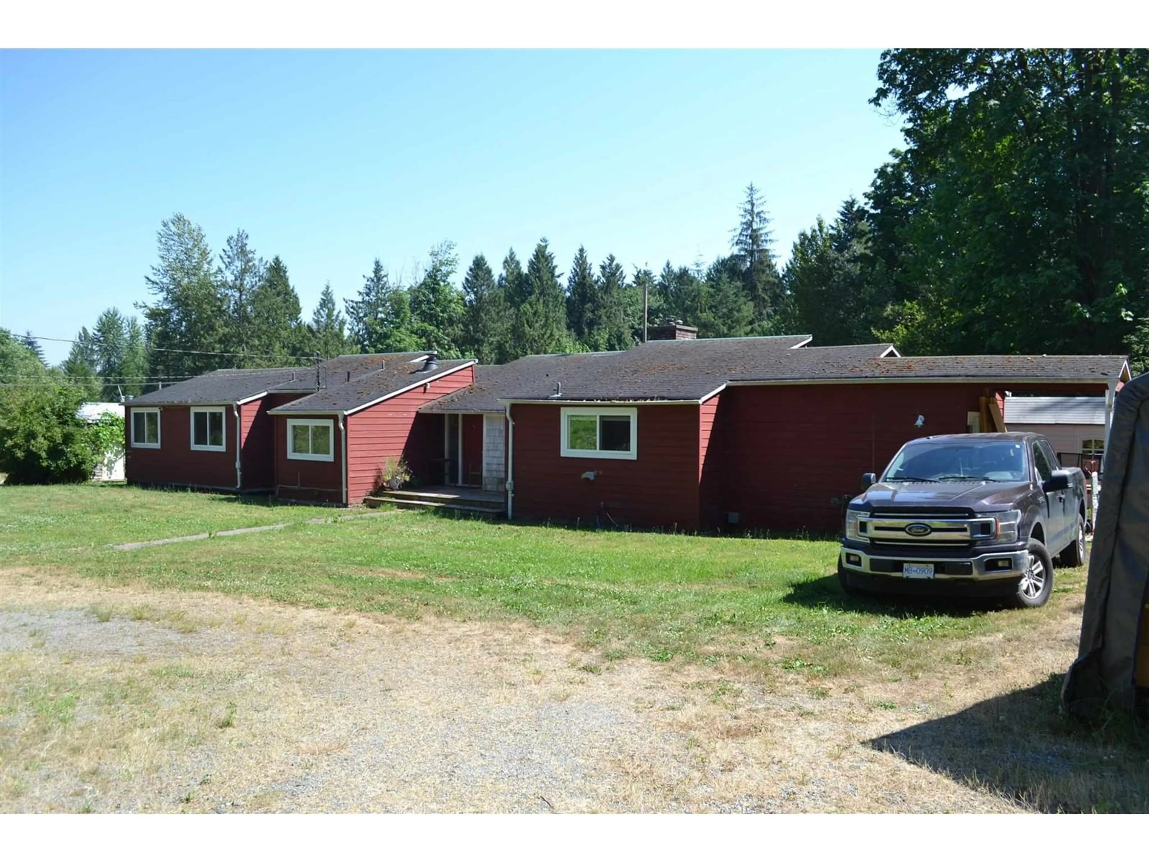 A pic from outside/outdoor area/front of a property/back of a property/a pic from drone, unknown for 23796 16, Langley British Columbia V2Z1K9