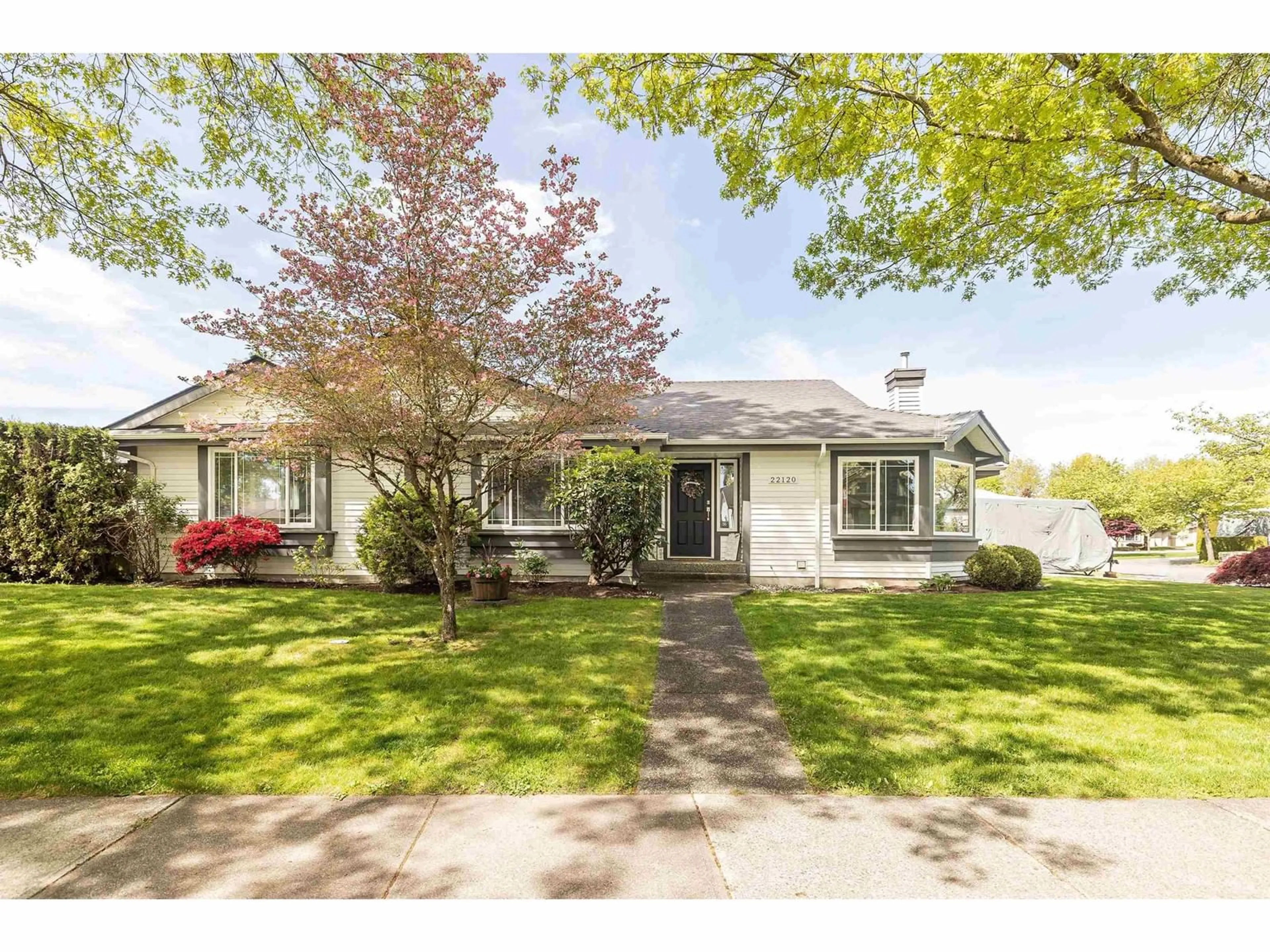 Home with vinyl exterior material, street for 22120 45, Langley British Columbia V2Z1B6